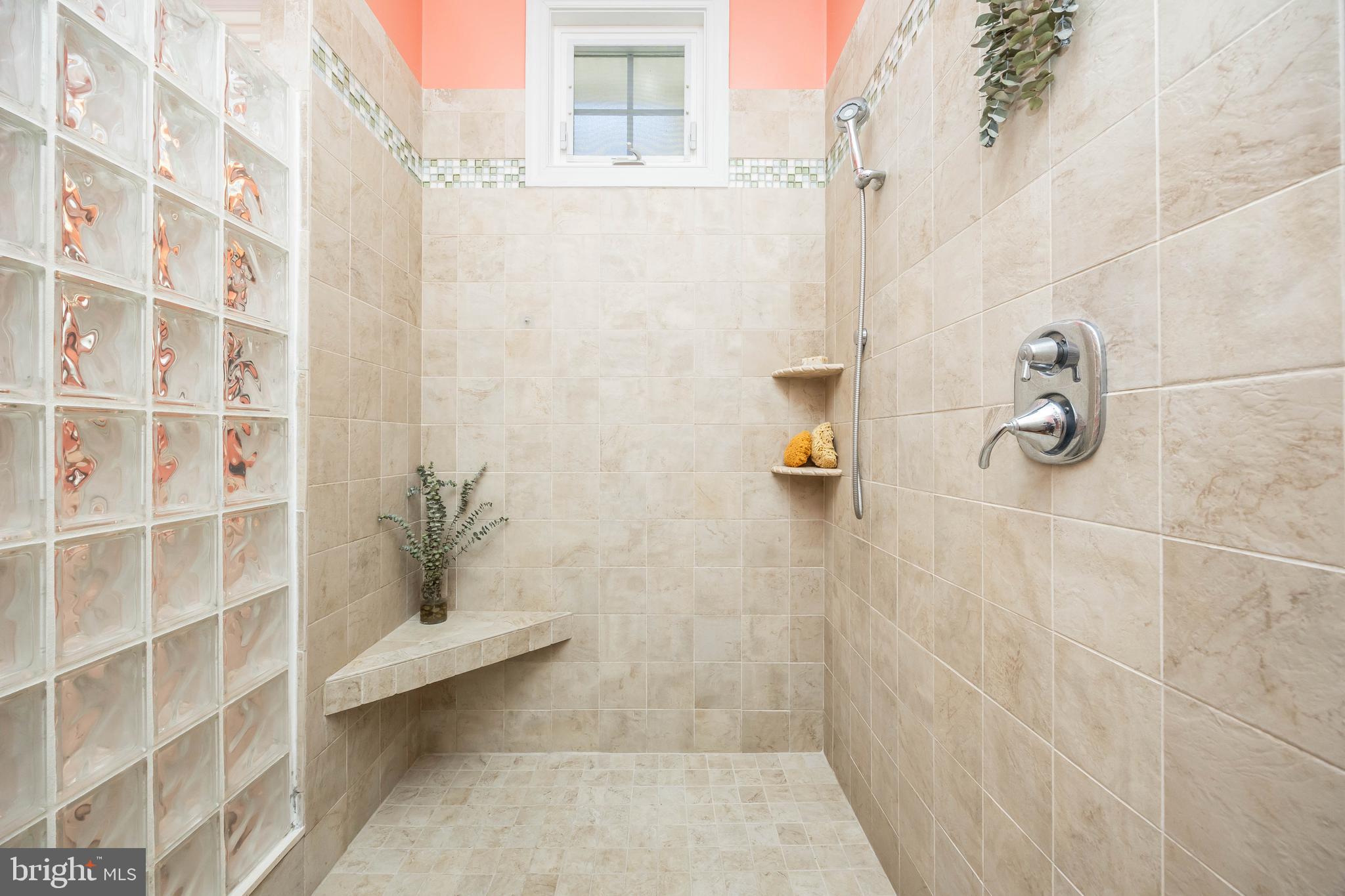 WALNUT HILL - Residential