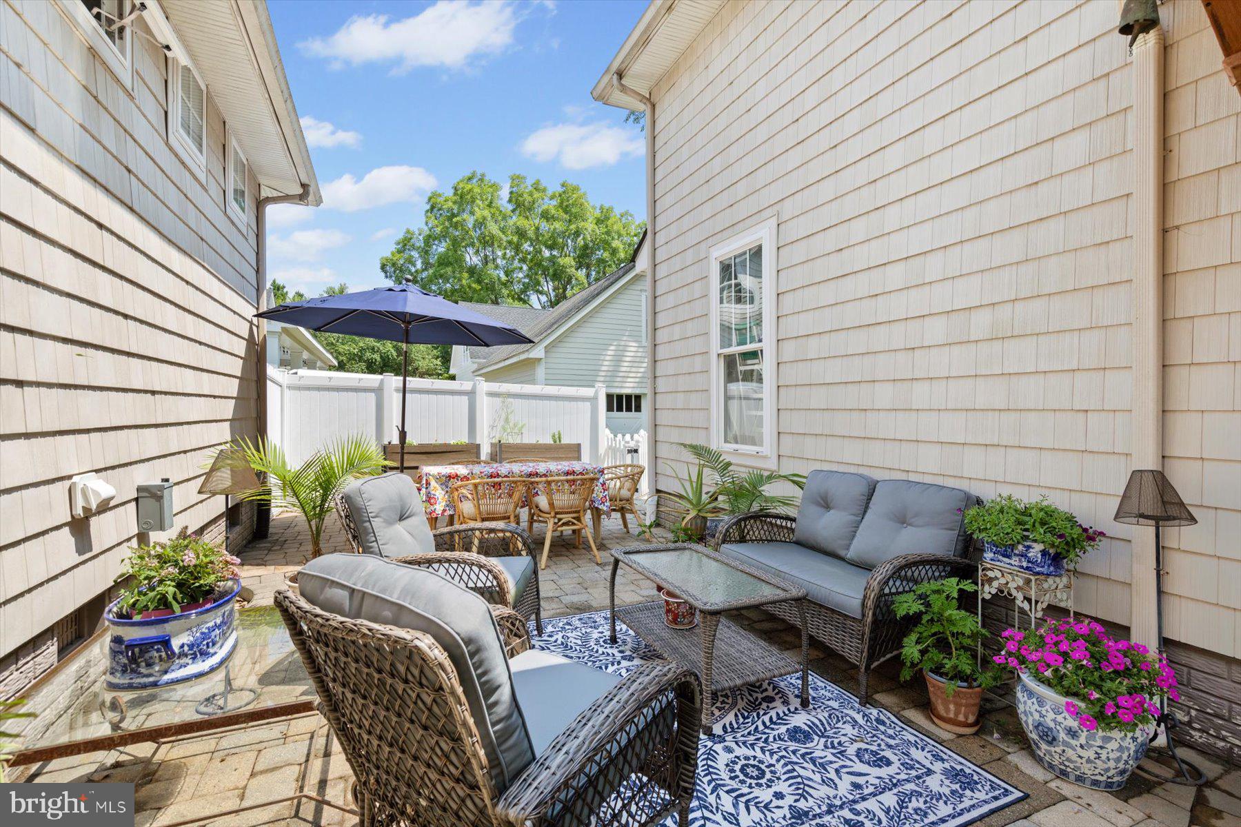 WALNUT HILL - Residential