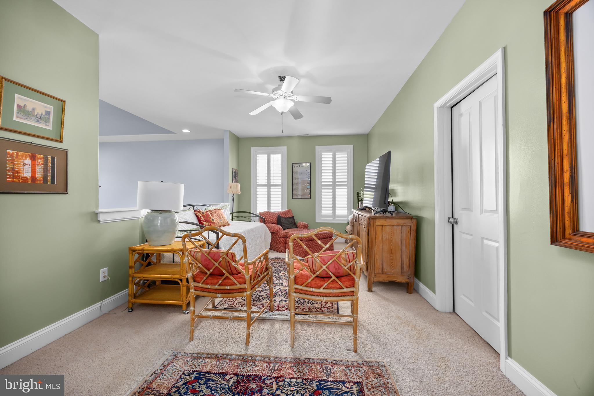 WALNUT HILL - Residential