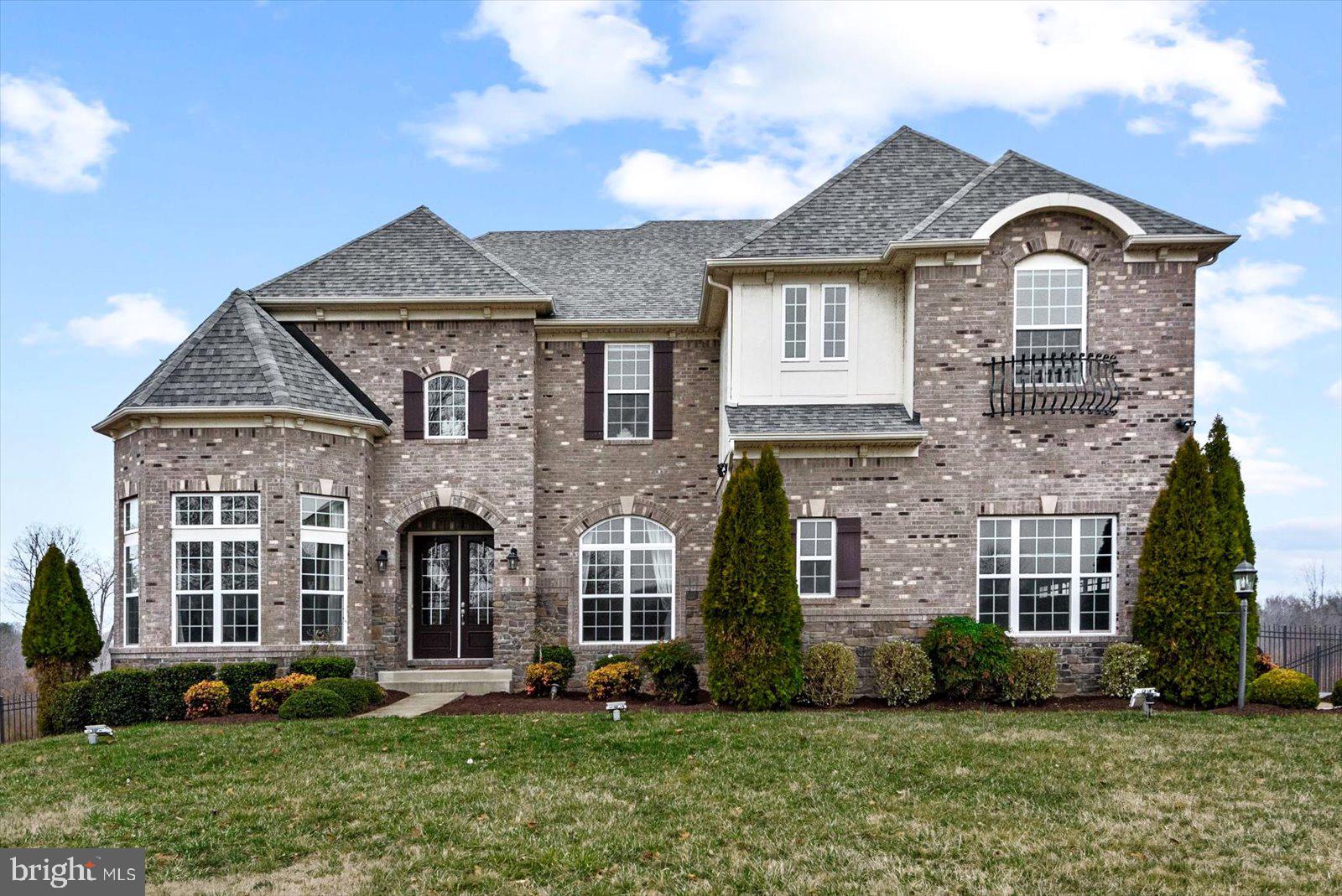 30 WALDEN POND COURT