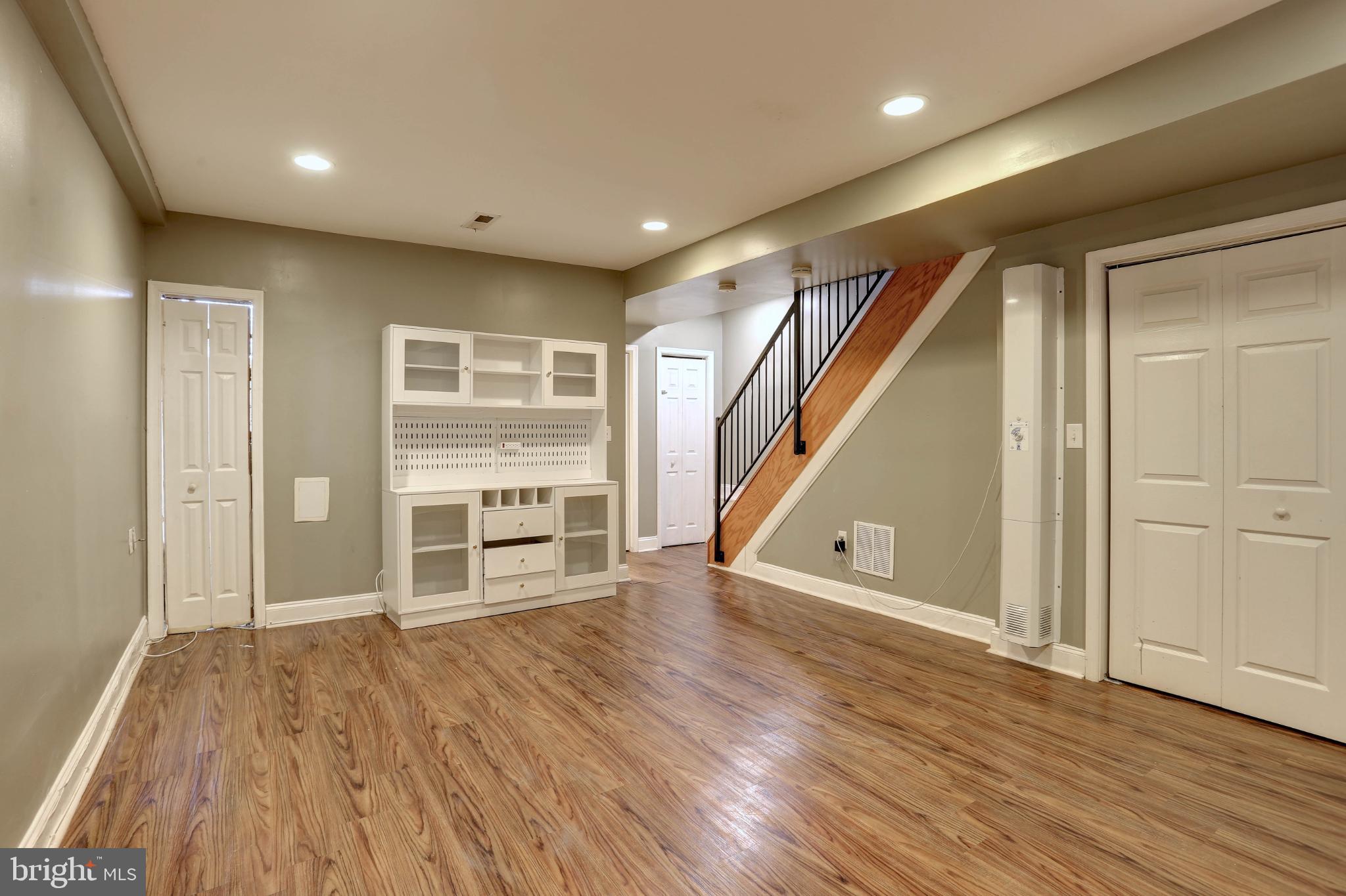 EDMONDSON VIILLAGE - Residential Lease