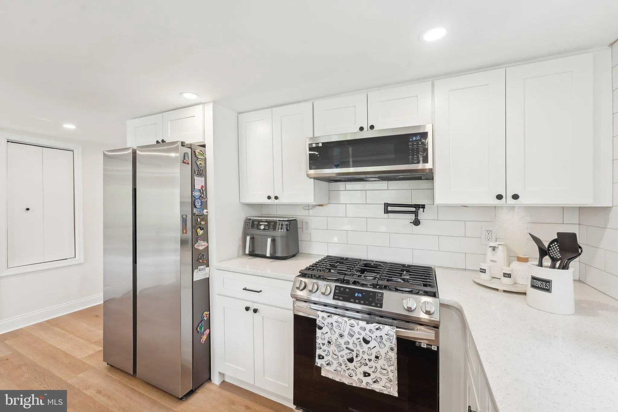 Philadelphia, Pennsylvania 19115, United States, 3 Bedrooms Bedrooms, ,3 BathroomsBathrooms,Residential,Contingent,125328