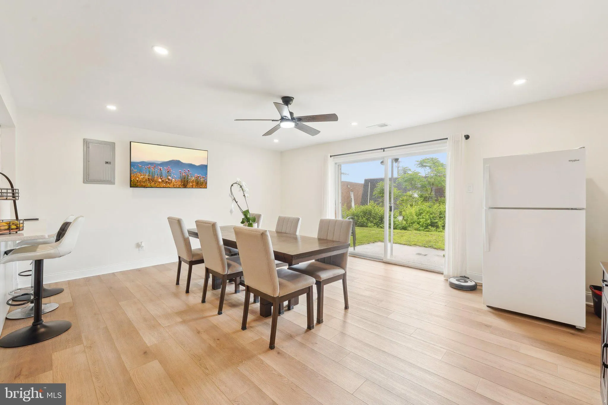 Philadelphia, Pennsylvania 19115, United States, 3 Bedrooms Bedrooms, ,3 BathroomsBathrooms,Residential,Contingent,125328