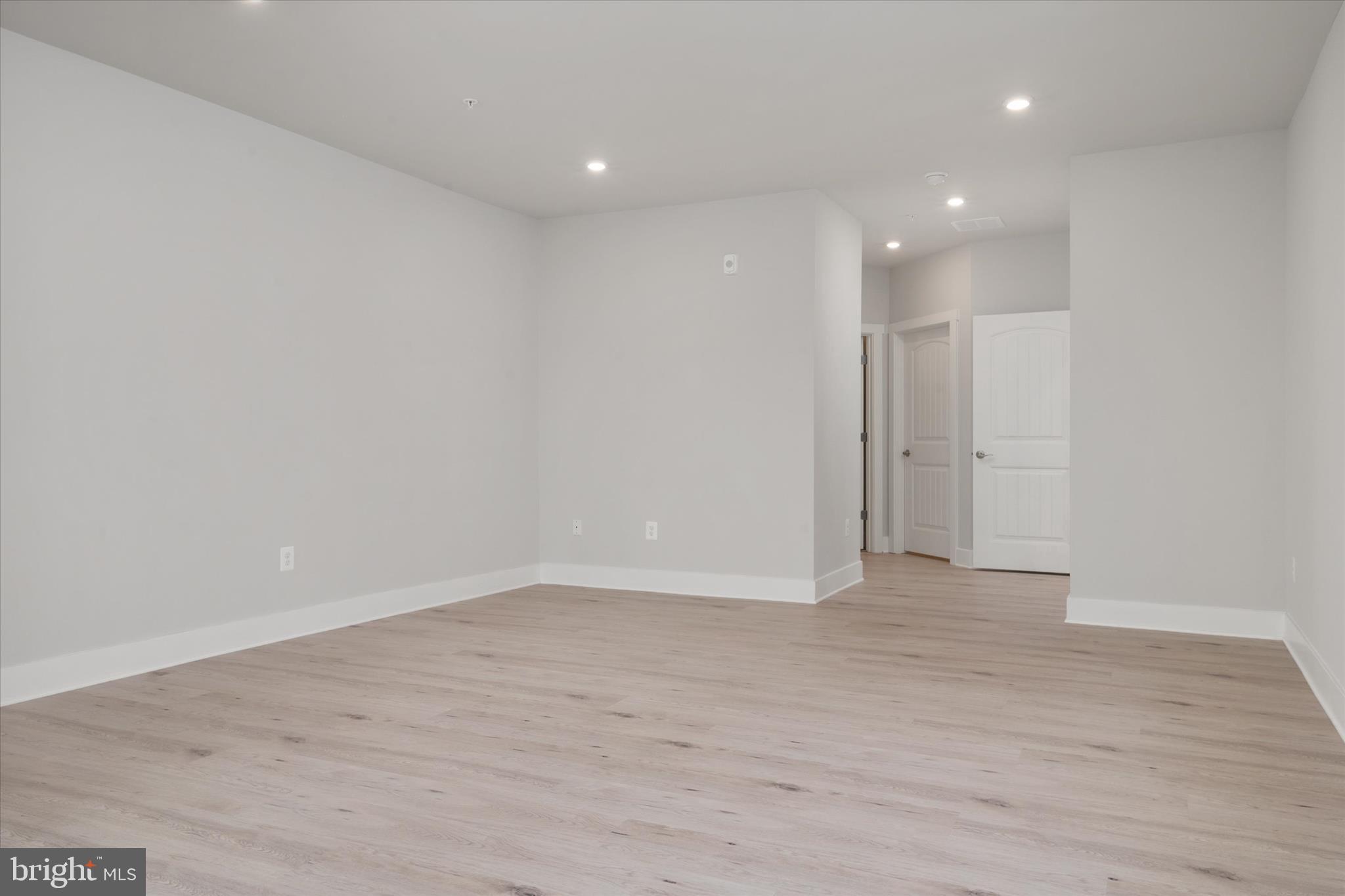 FOUR SEASONS AT KENT ISLAND - Residential