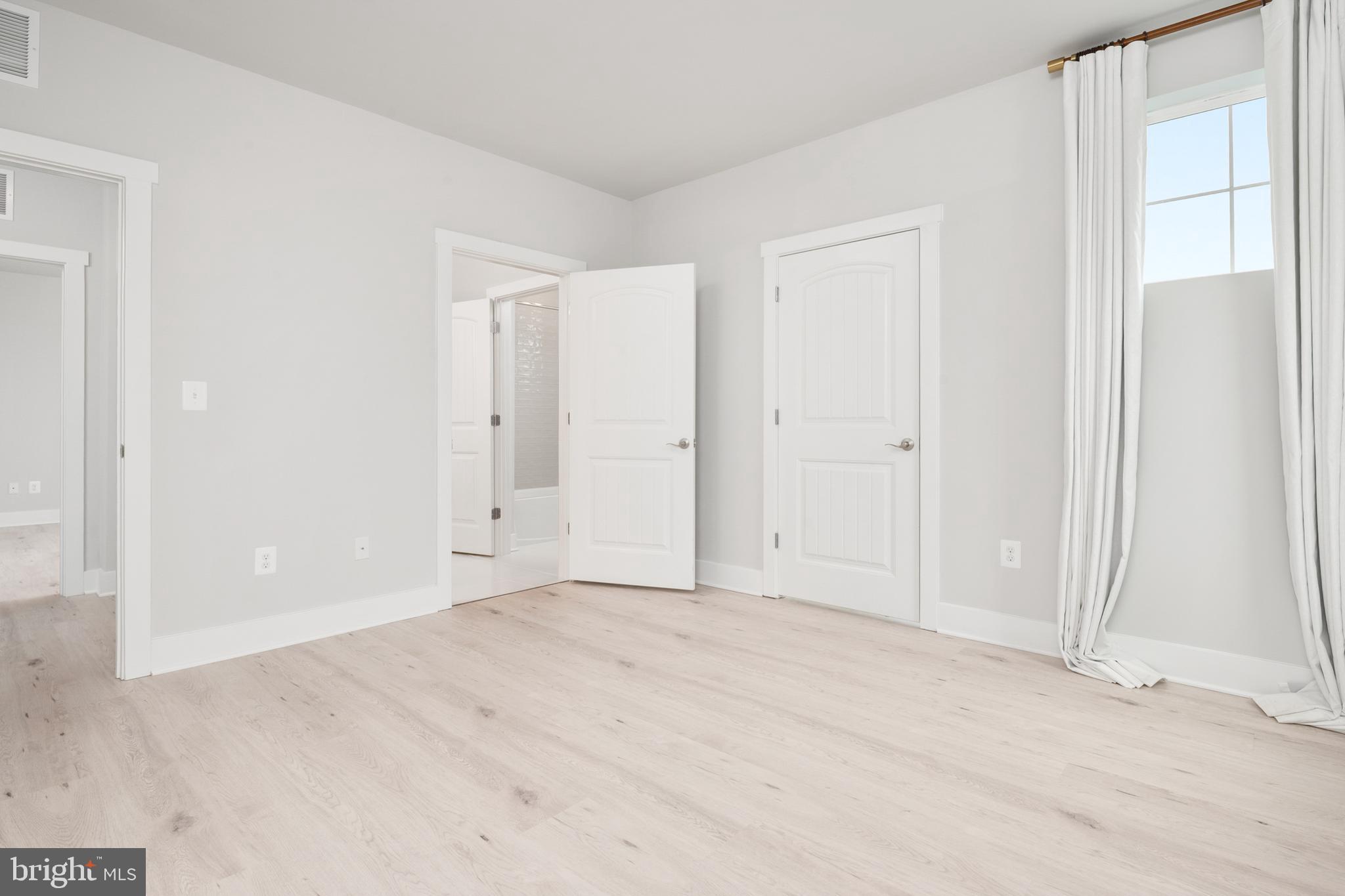 FOUR SEASONS AT KENT ISLAND - Residential