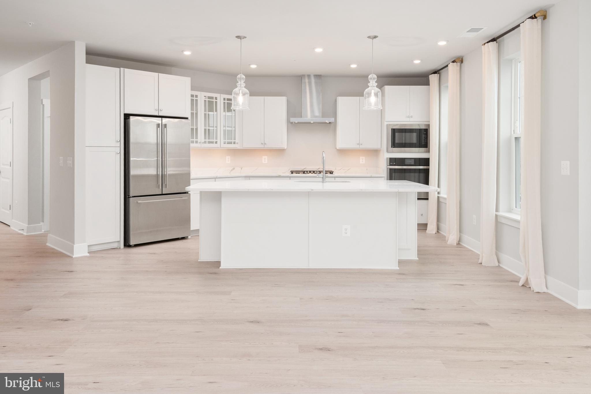 FOUR SEASONS AT KENT ISLAND - Residential