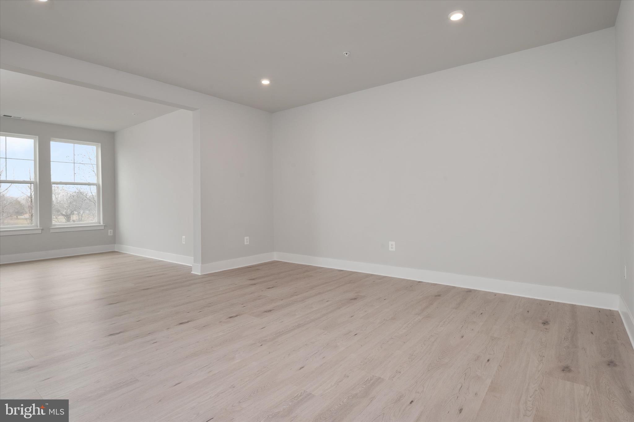 FOUR SEASONS AT KENT ISLAND - Residential