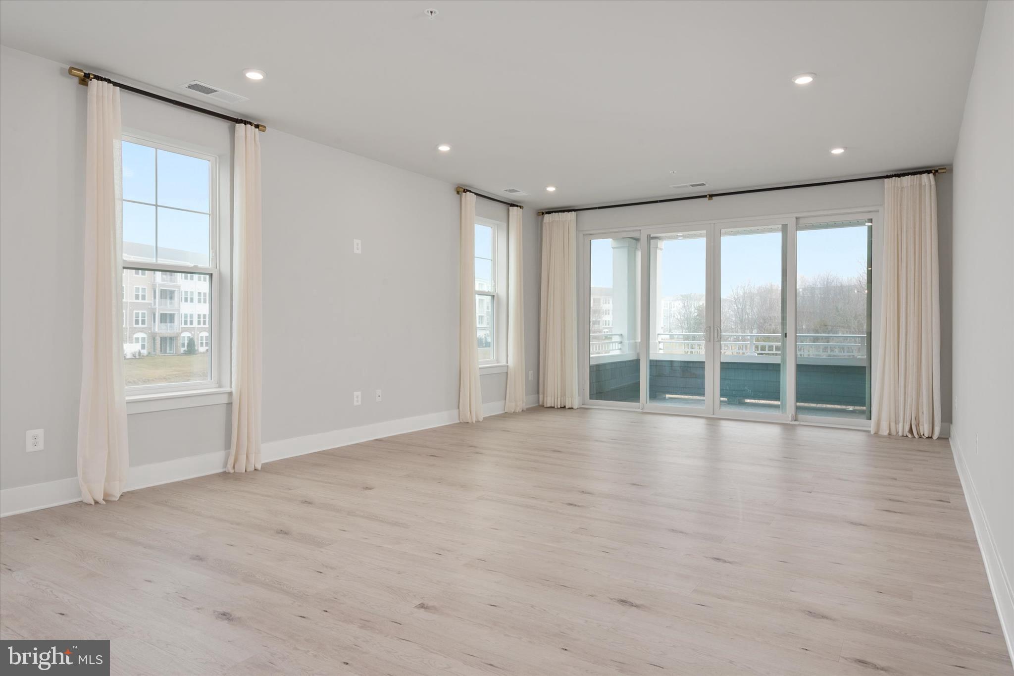 FOUR SEASONS AT KENT ISLAND - Residential