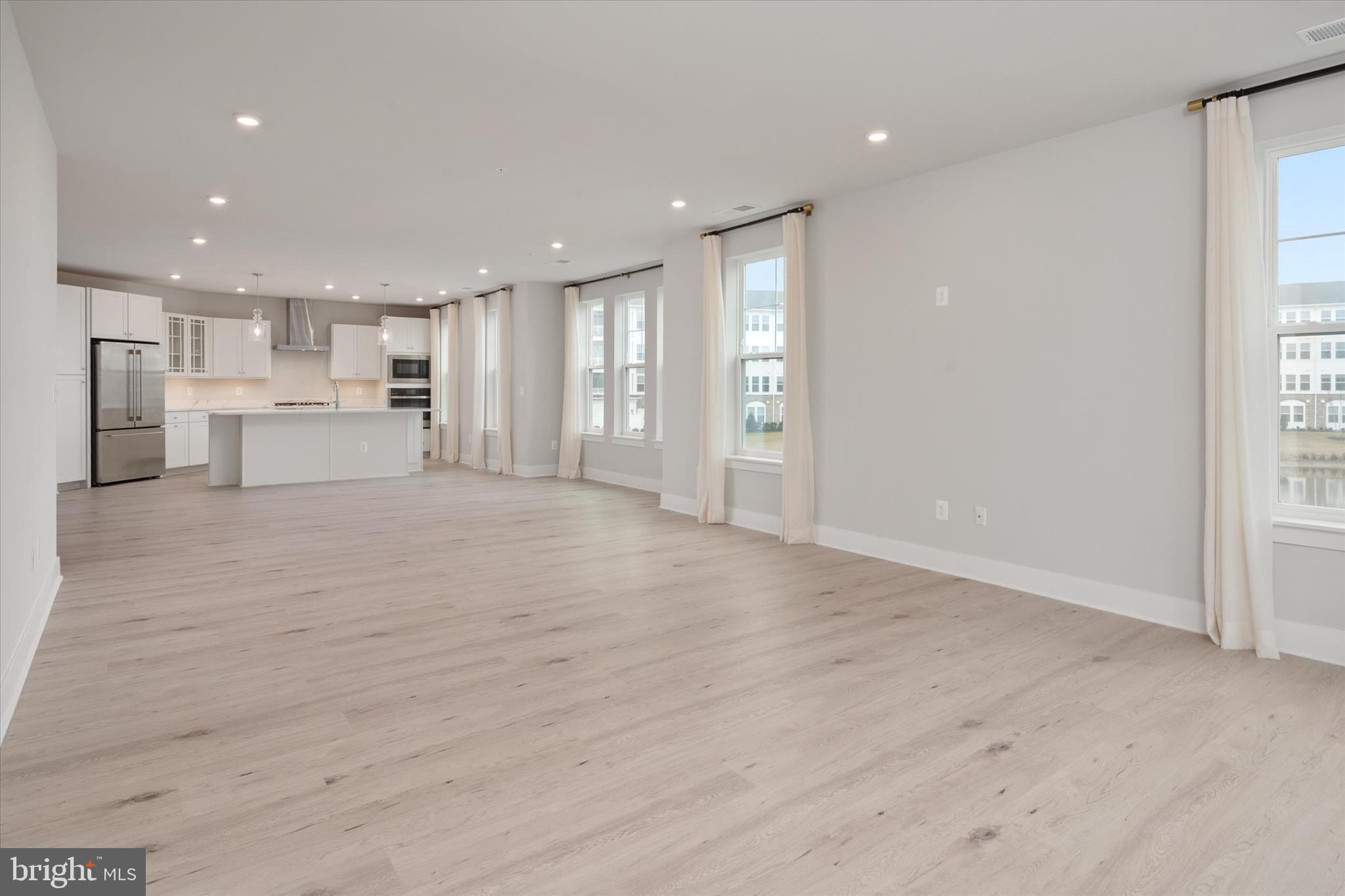 FOUR SEASONS AT KENT ISLAND - Residential