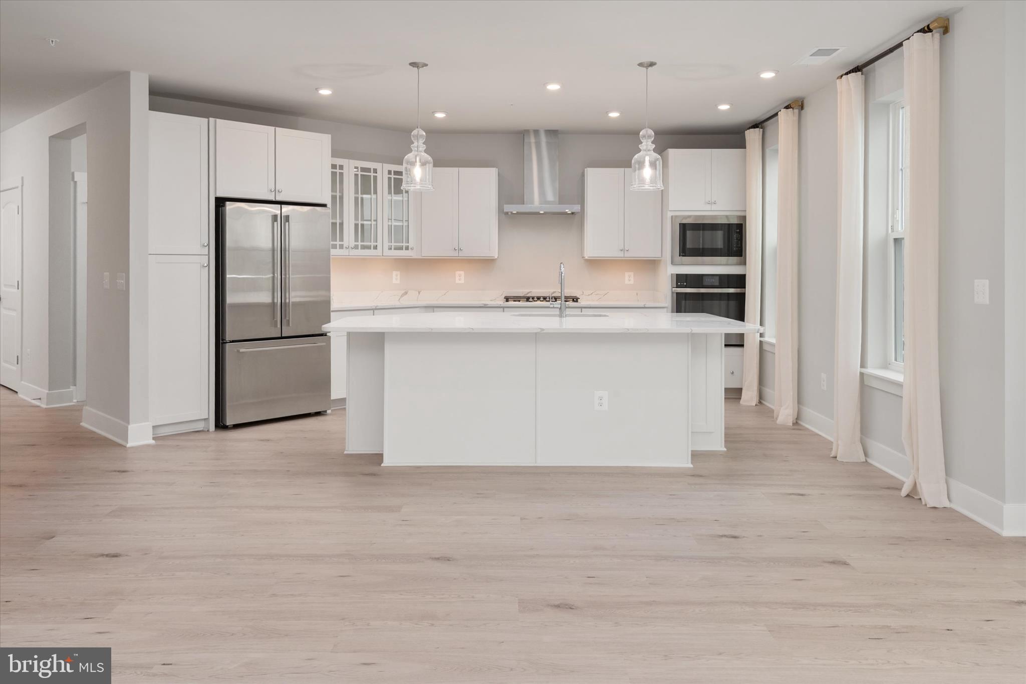 FOUR SEASONS AT KENT ISLAND - Residential