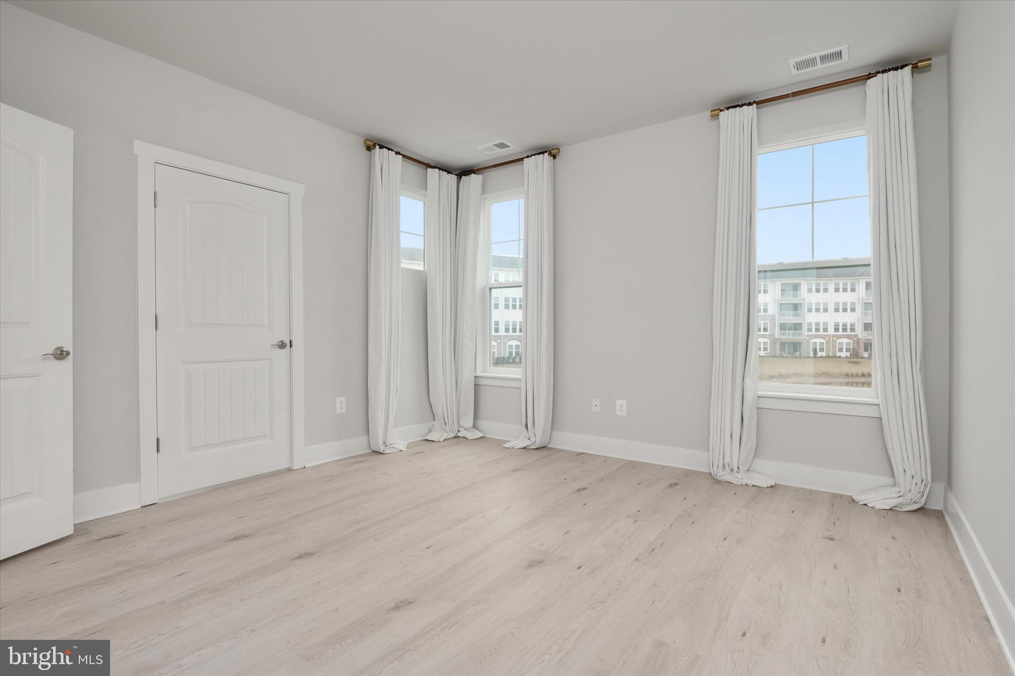 FOUR SEASONS AT KENT ISLAND - Residential