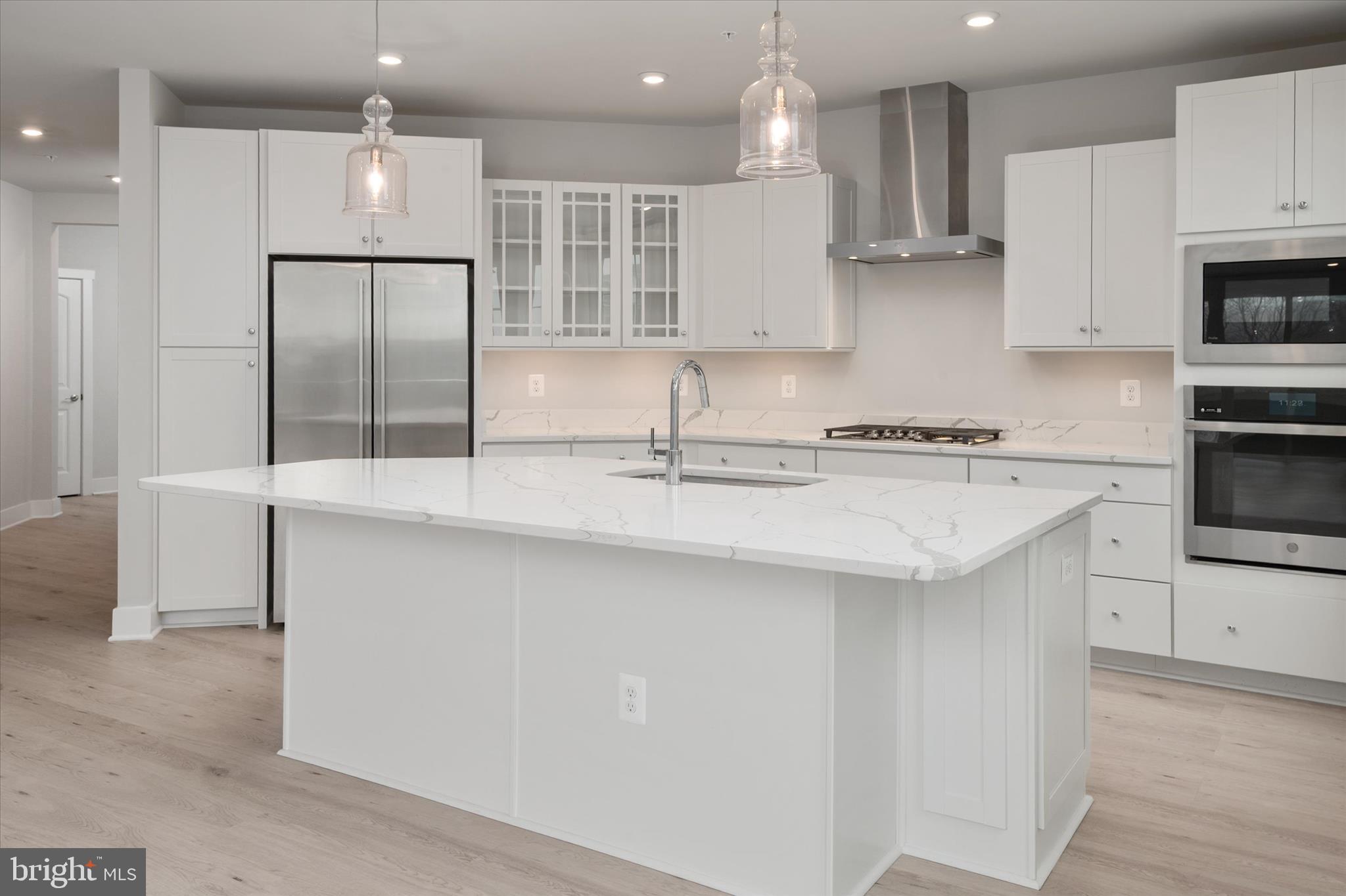 FOUR SEASONS AT KENT ISLAND - Residential