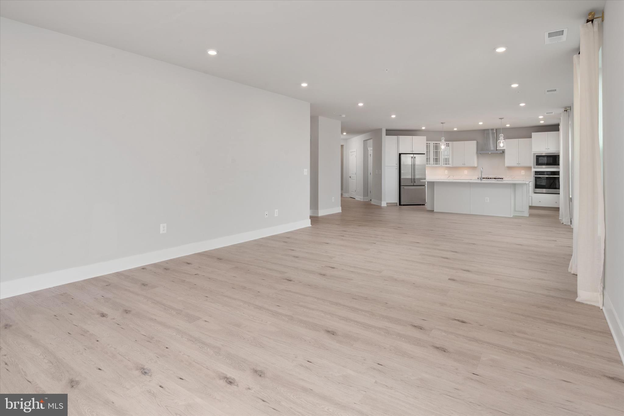 FOUR SEASONS AT KENT ISLAND - Residential