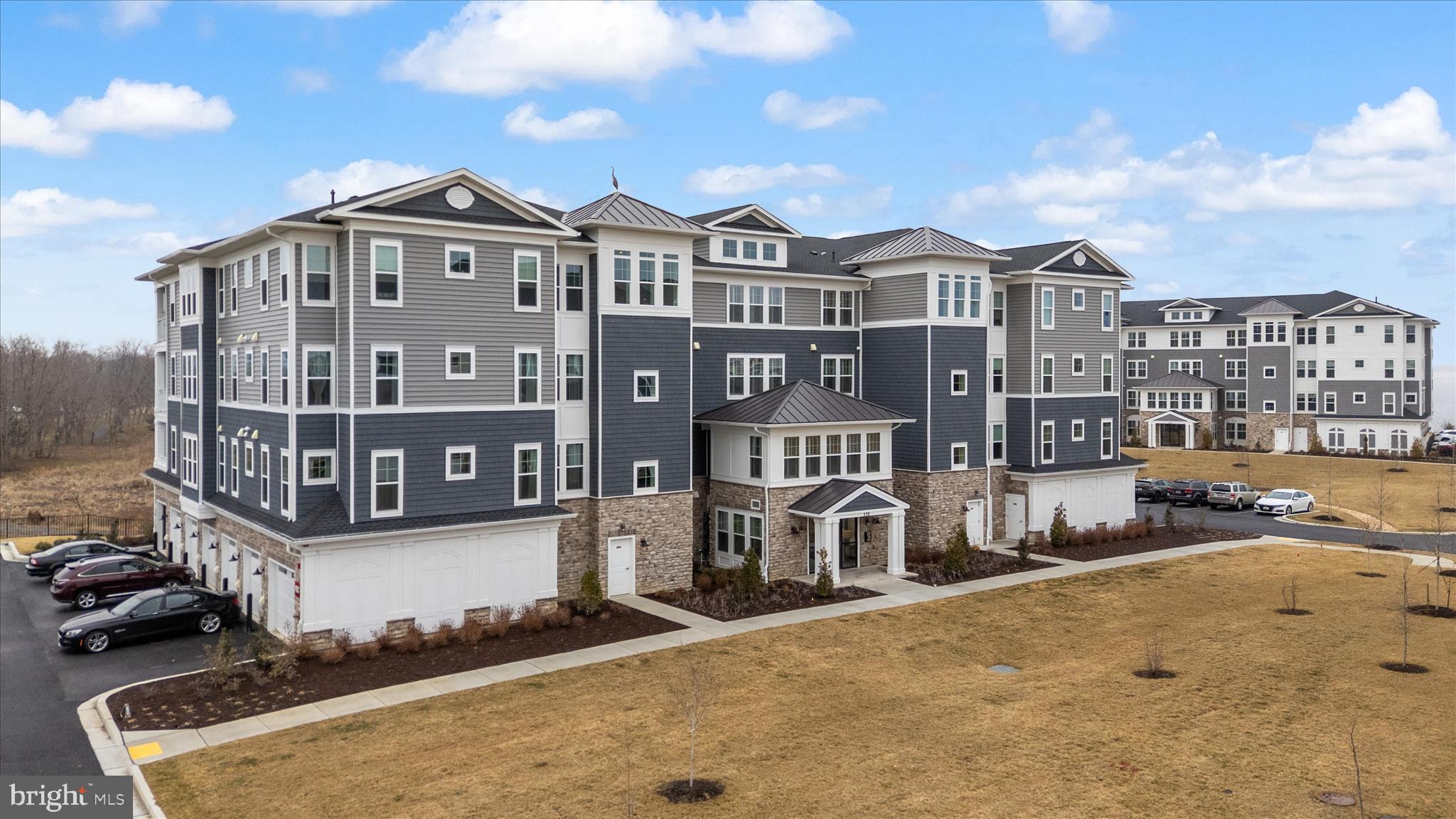 FOUR SEASONS AT KENT ISLAND - Residential