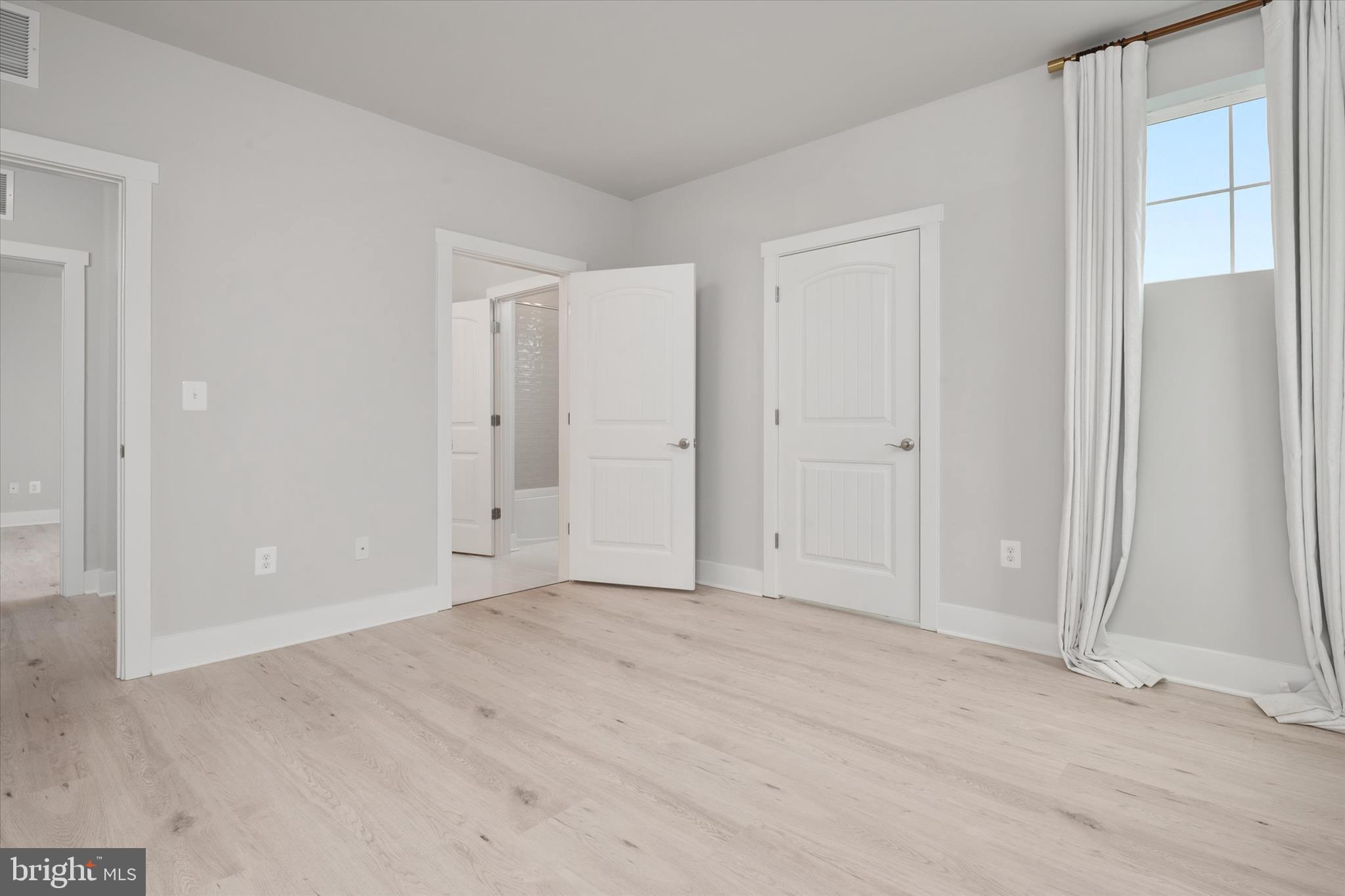 FOUR SEASONS AT KENT ISLAND - Residential