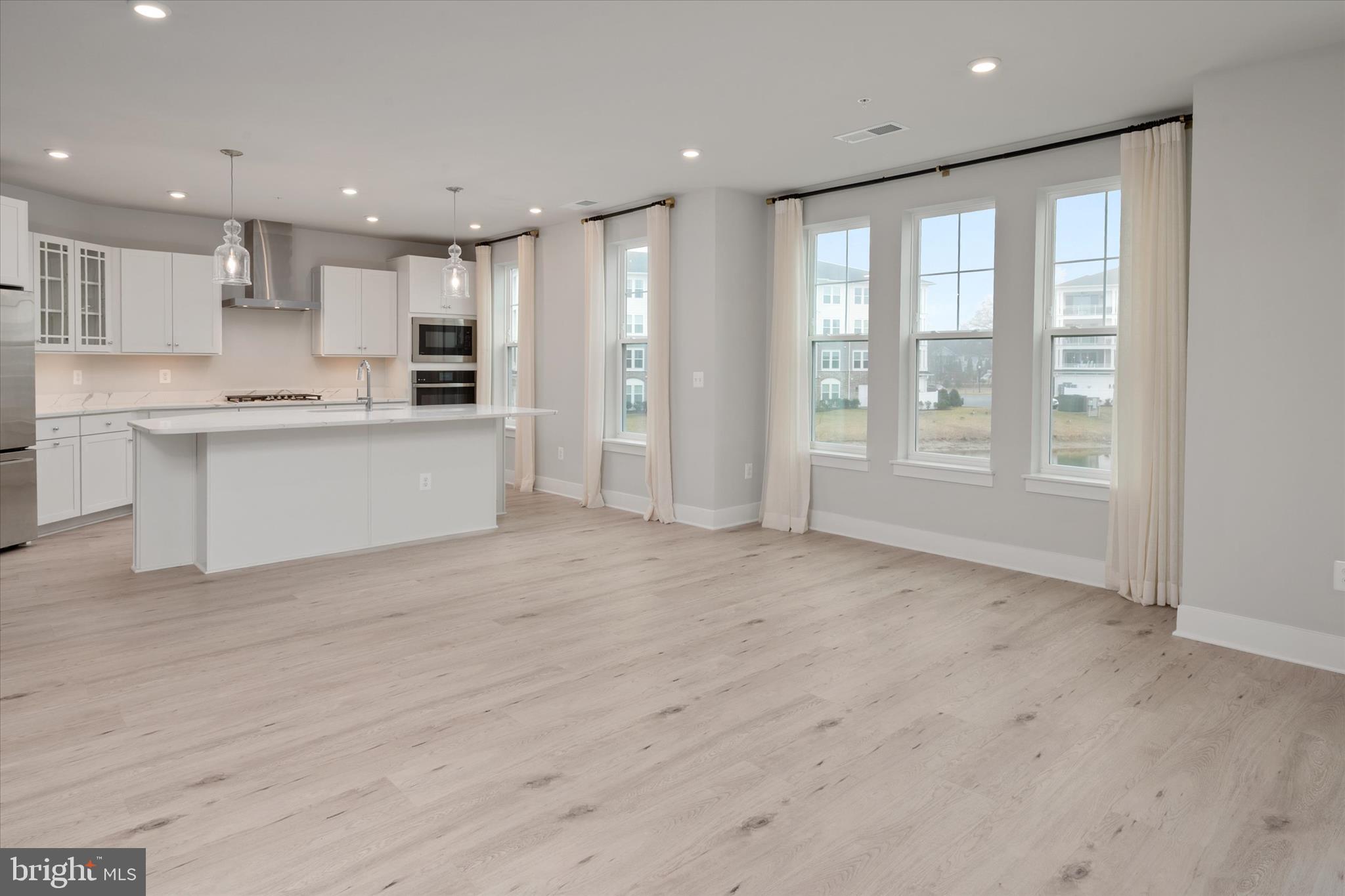 FOUR SEASONS AT KENT ISLAND - Residential