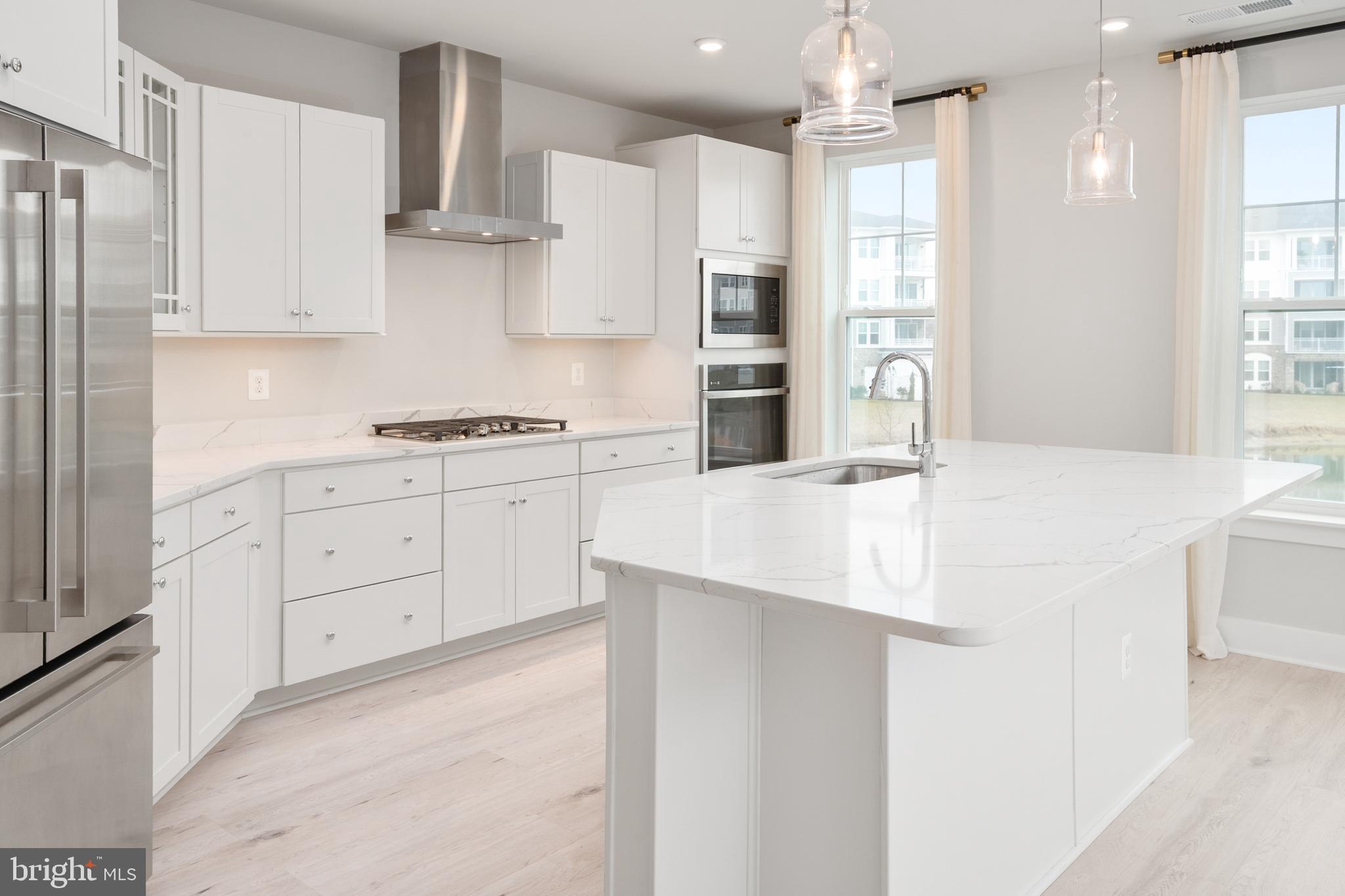 FOUR SEASONS AT KENT ISLAND - Residential