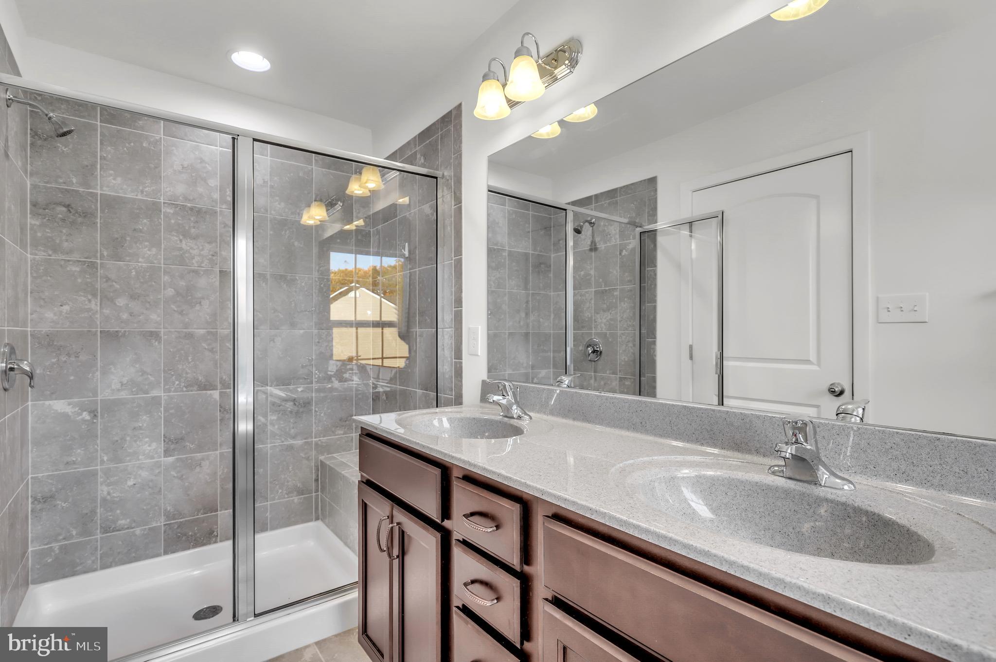 FALLING WATERS - Residential