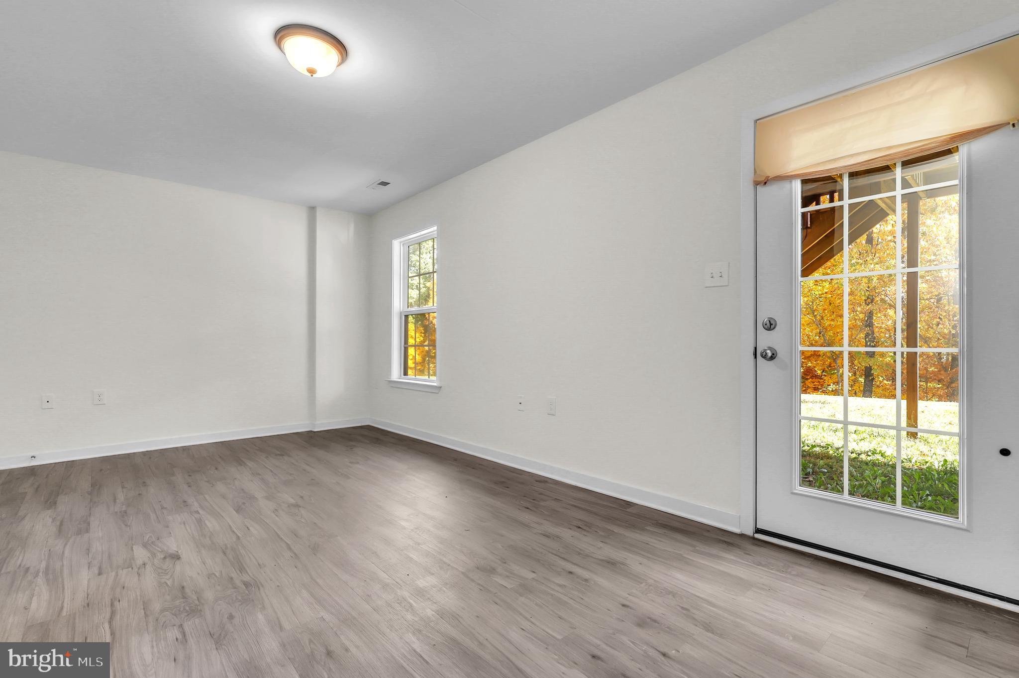 FALLING WATERS - Residential