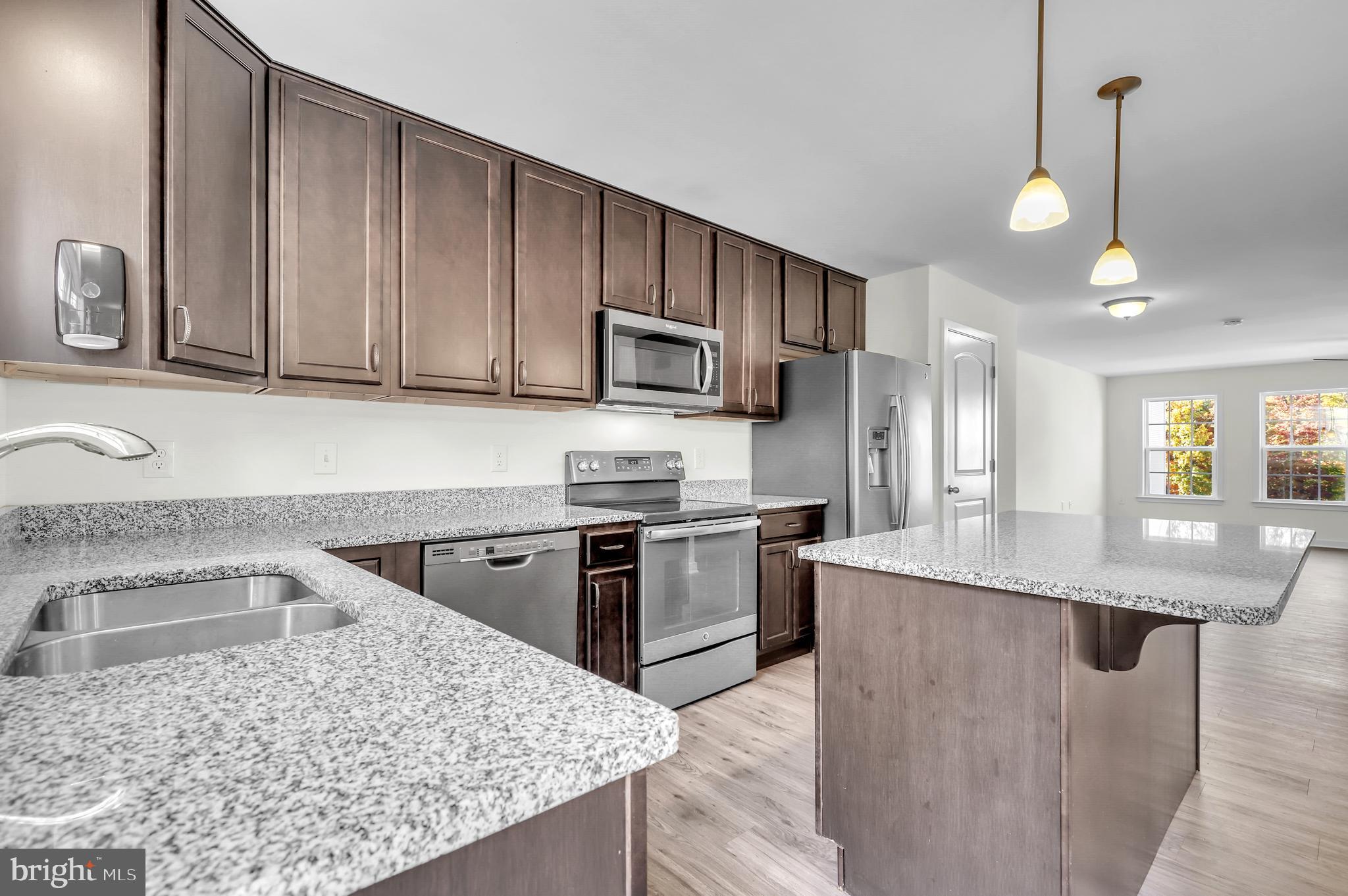 FALLING WATERS - Residential