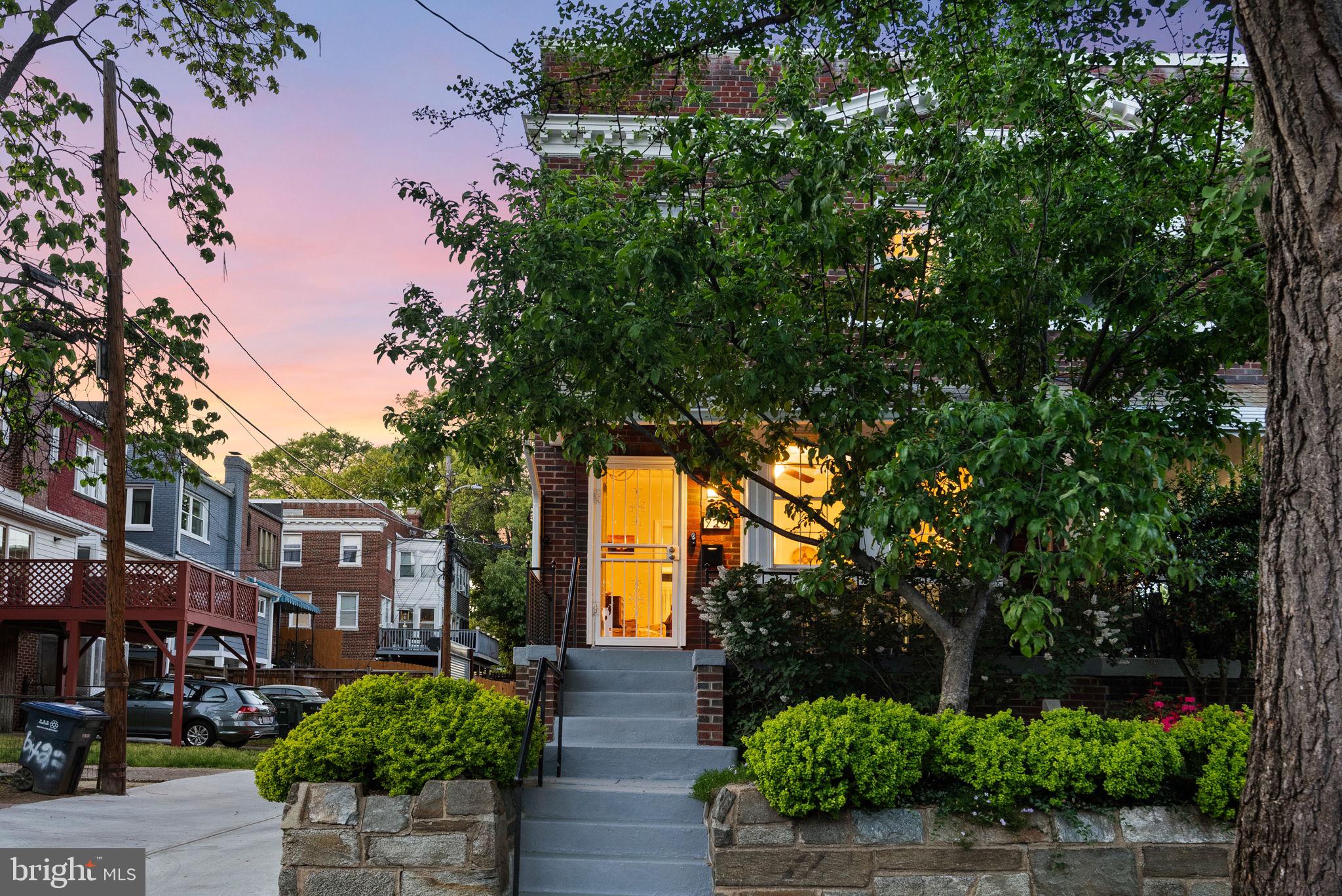 729 TEWKESBURY PLACE NW