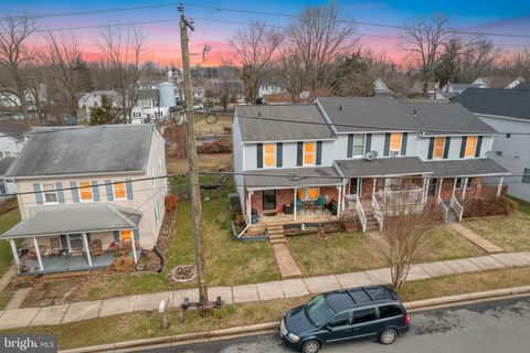 Homes For Sale - 409 Biddle Street<br/> CHESAPEAKE CITY, MD 21915