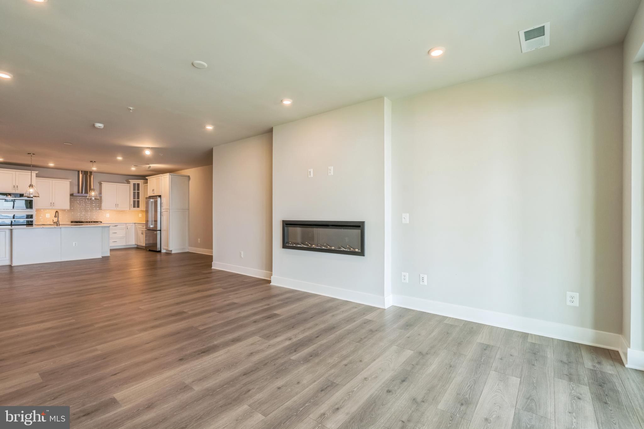 FOUR SEASONS AT KENT ISLAND - Residential