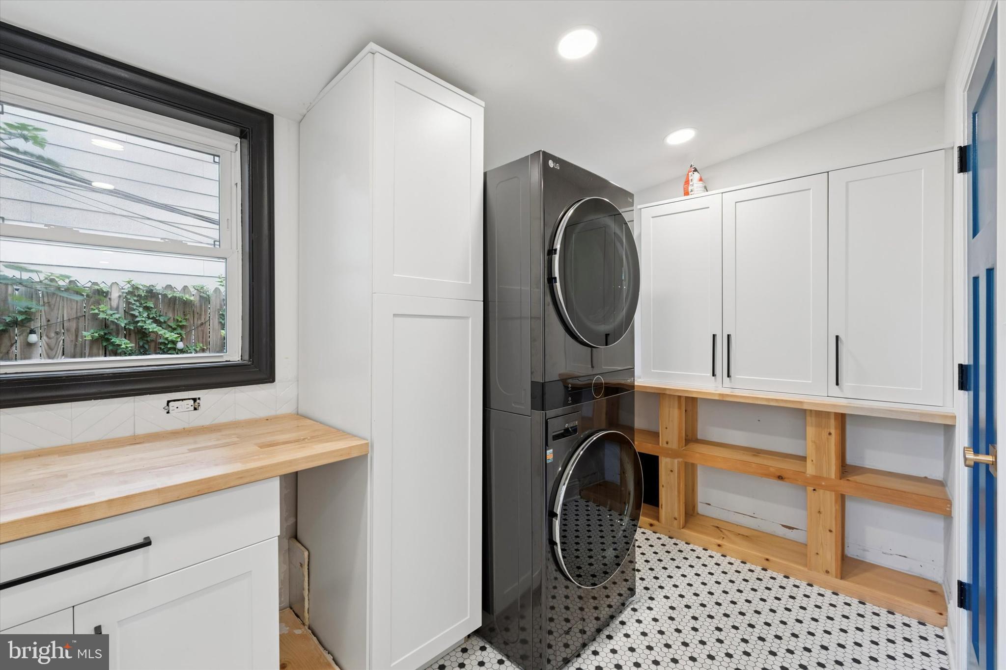 FRANCISVILLE - Residential