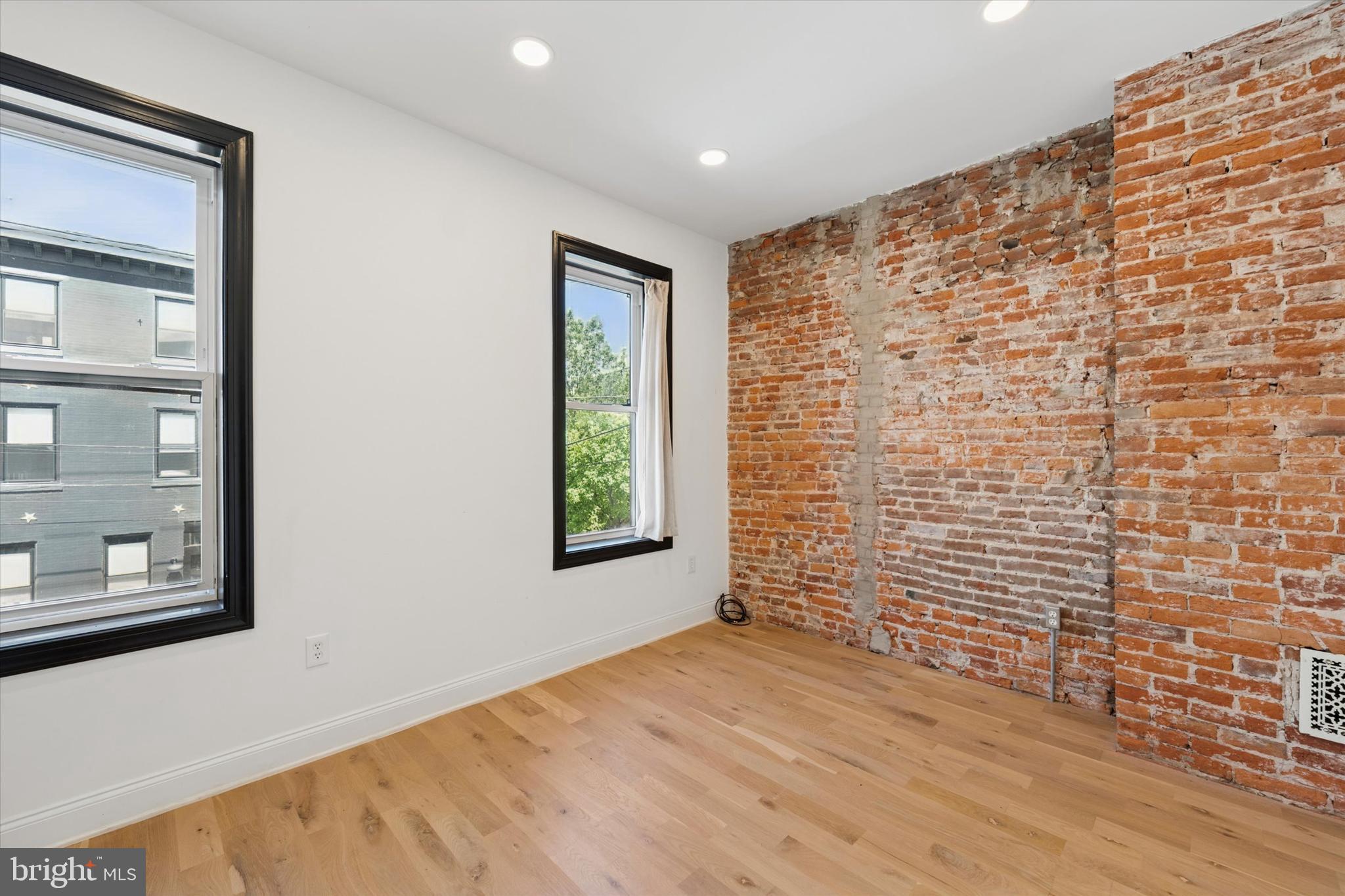 FRANCISVILLE - Residential