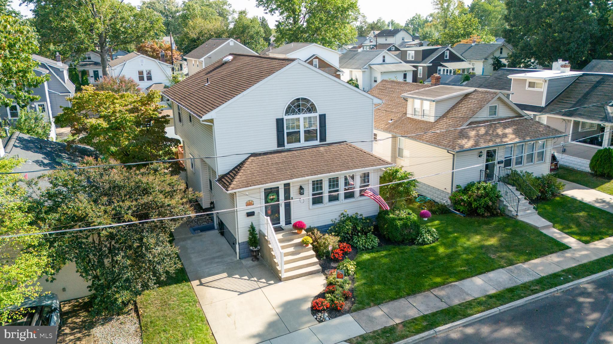 152 E OAKLAND AVENUE