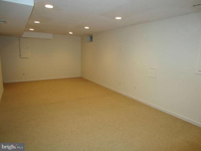 POLO FIELDS - Residential Lease