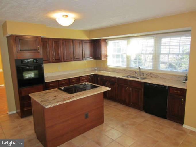 POLO FIELDS - Residential Lease