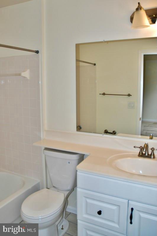 NEELSVILLE ESTATES - Residential Lease