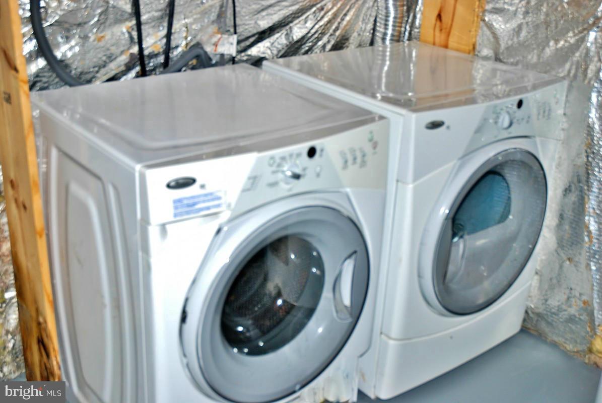 NEELSVILLE ESTATES - Residential Lease