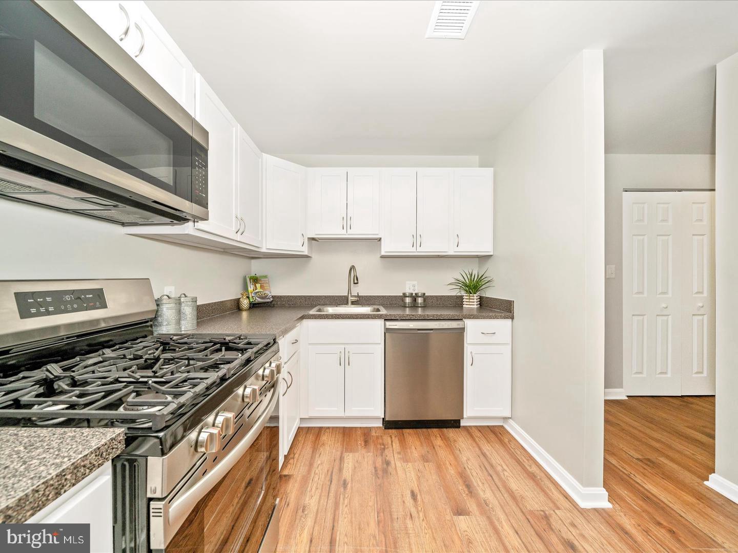 DIAMOND FARM - Residential Lease