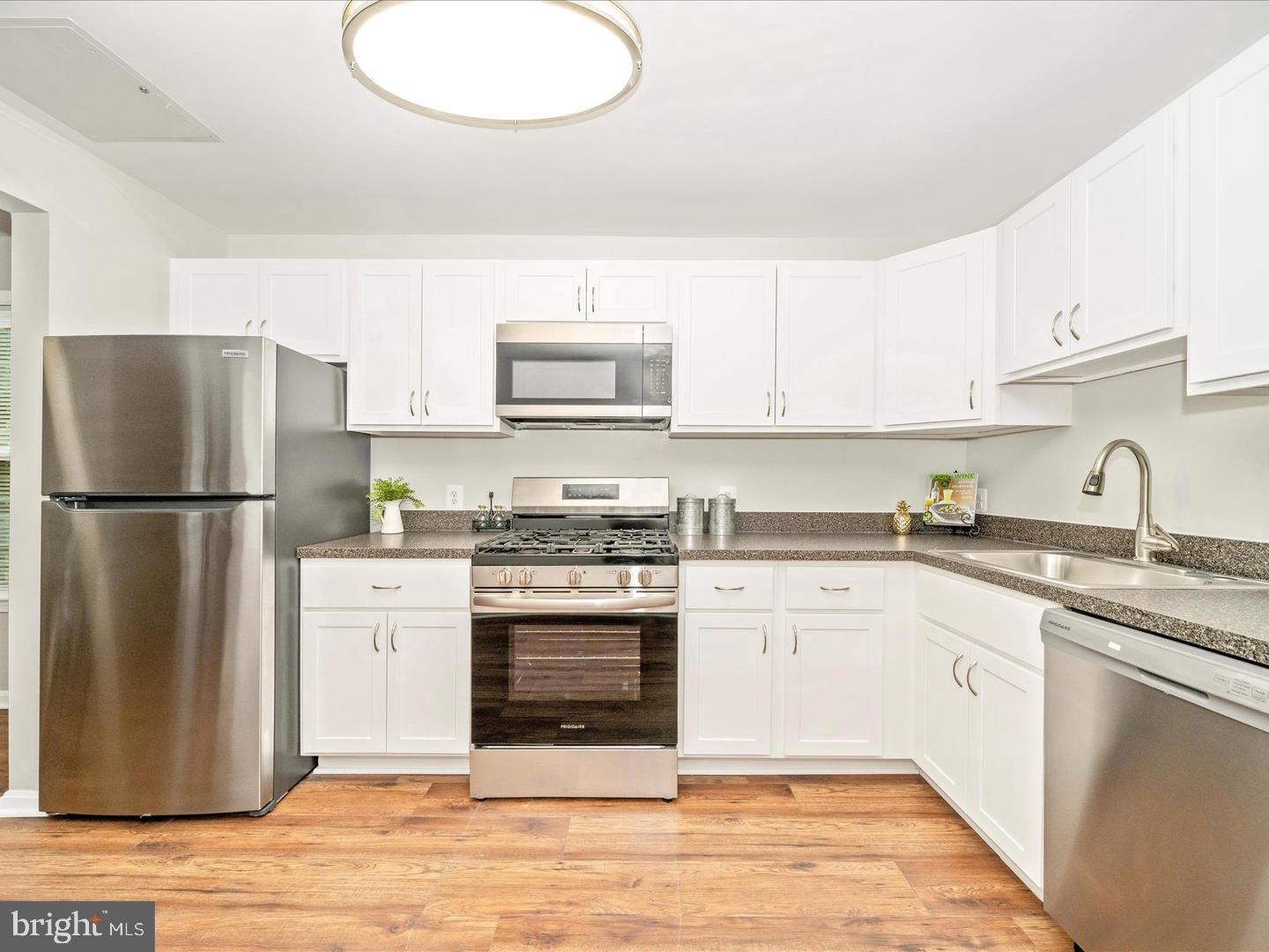 DIAMOND FARM - Residential Lease