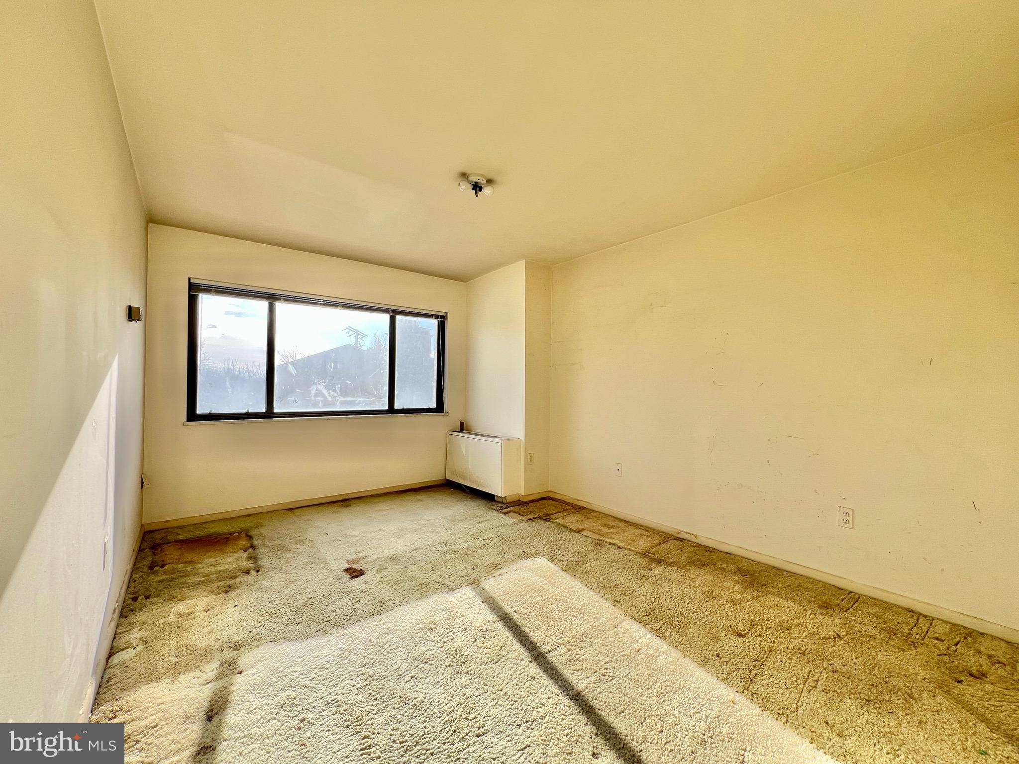 PINEWAY TOWERS - Residential