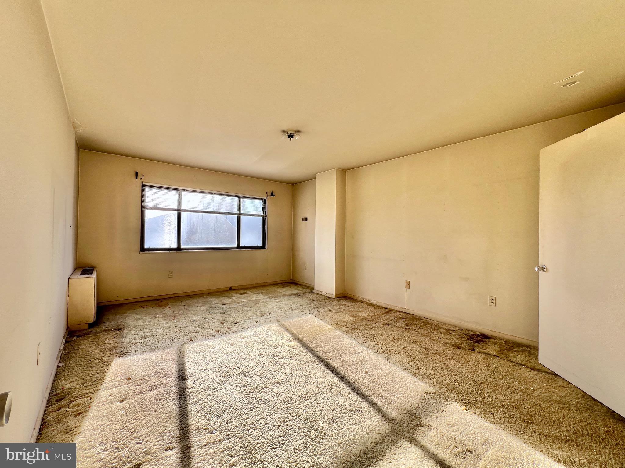 PINEWAY TOWERS - Residential