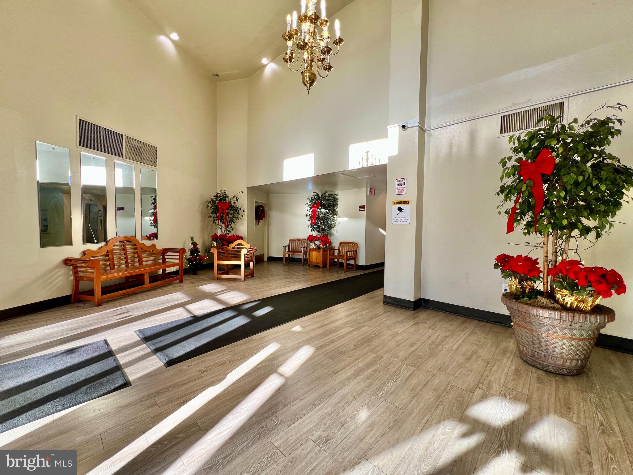 PINEWAY TOWERS - Residential