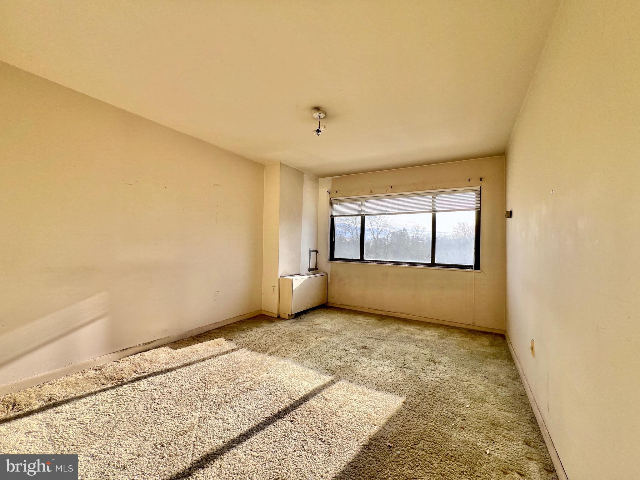 PINEWAY TOWERS - Residential