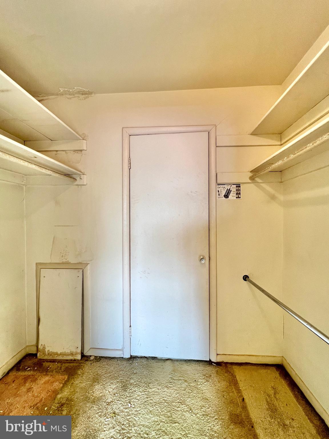 PINEWAY TOWERS - Residential