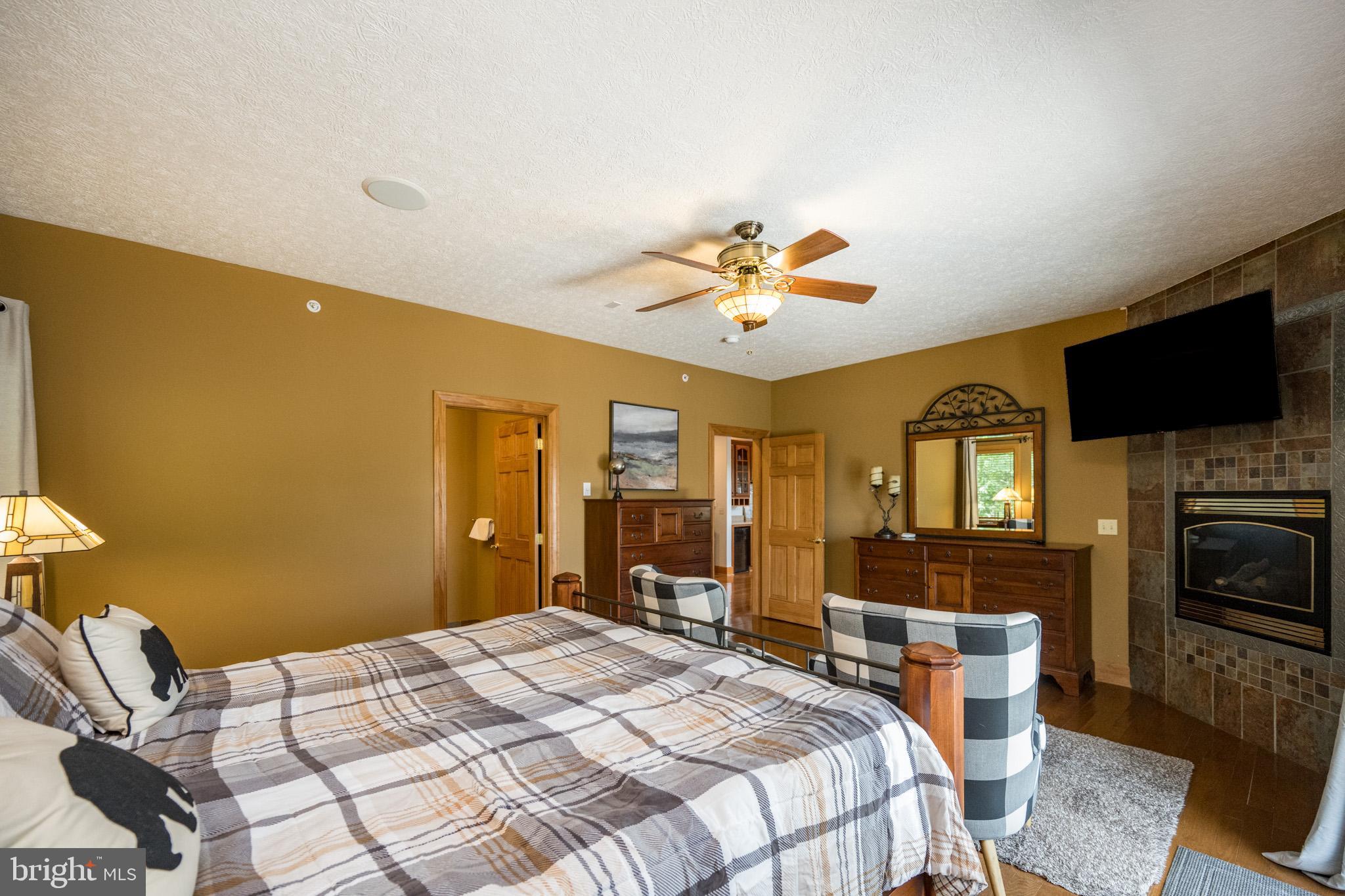 DEEP CREEK HIGHLANDS - Residential