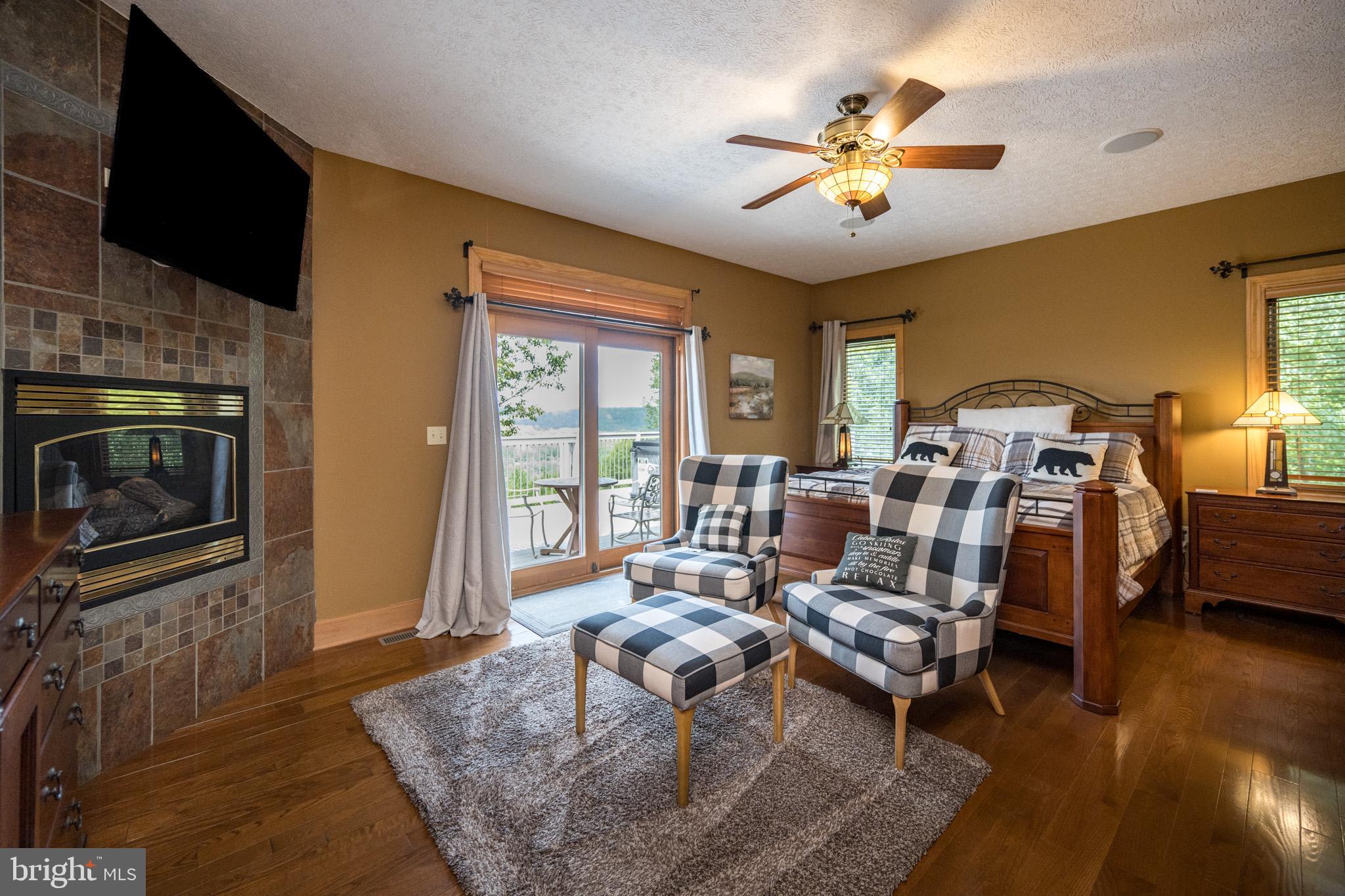 DEEP CREEK HIGHLANDS - Residential