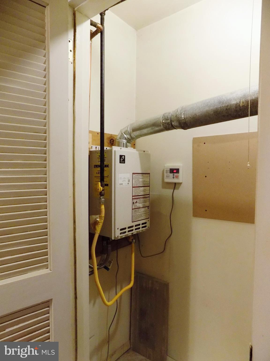 THE HUNTSMAN CONDOMINIUM - Residential