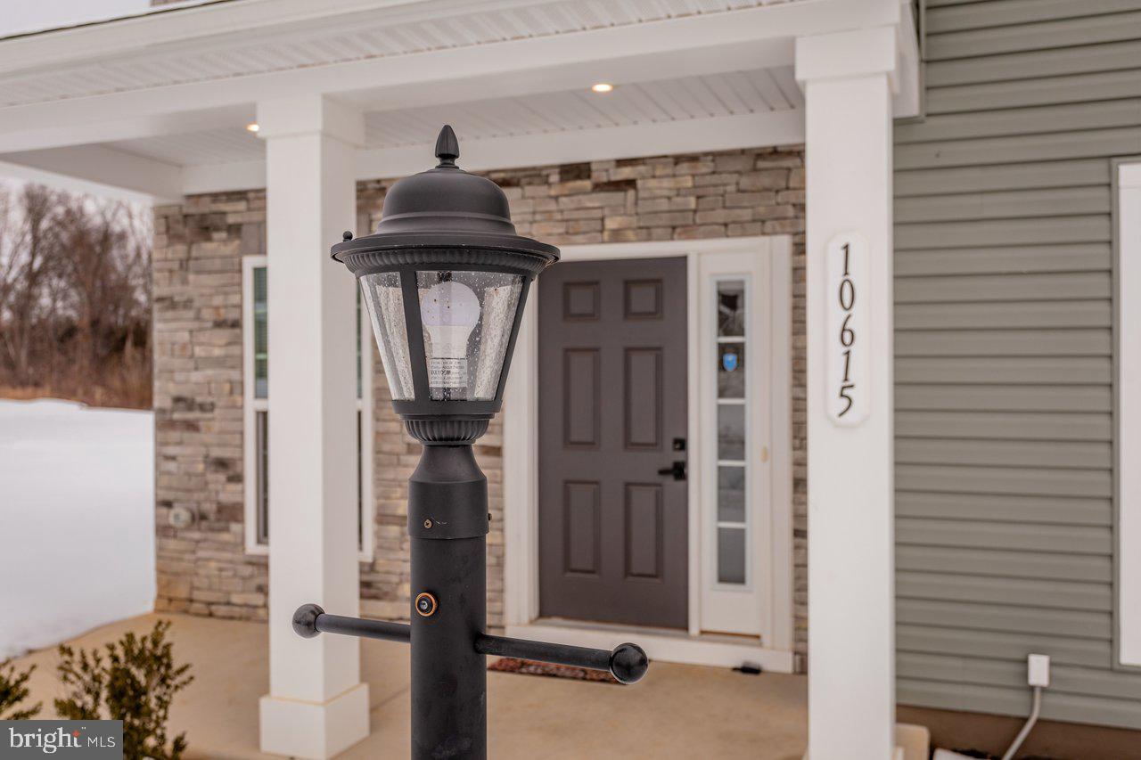 10615 WHISPERING PINE LANE