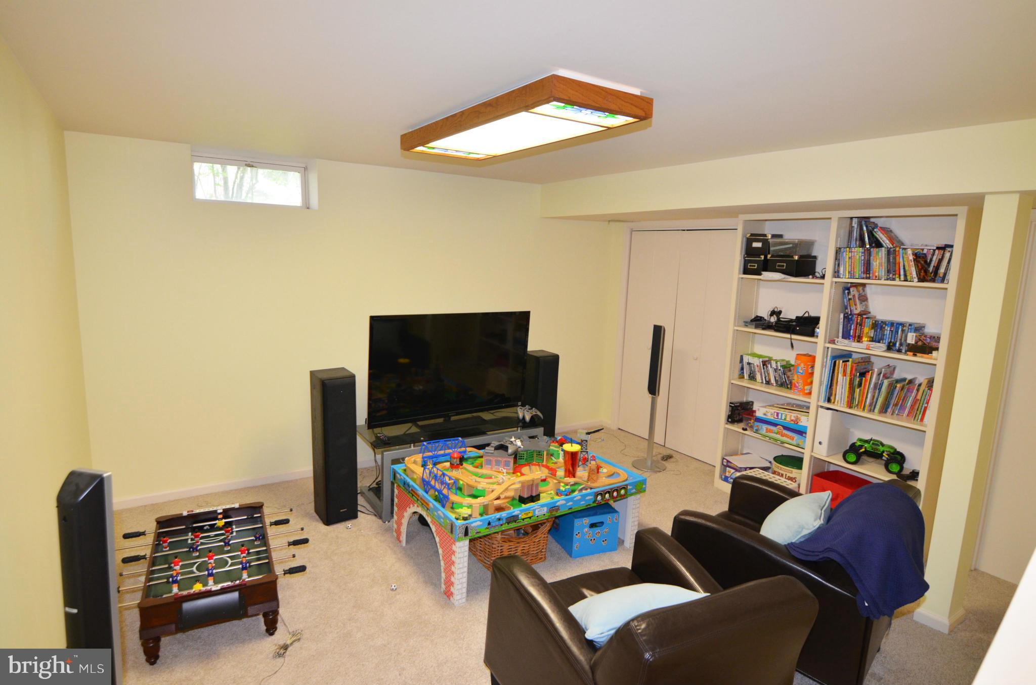 FOX MILL ESTATES - Residential