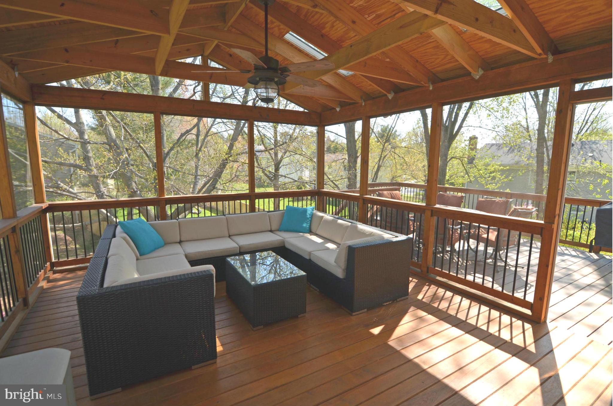 FOX MILL ESTATES - Residential