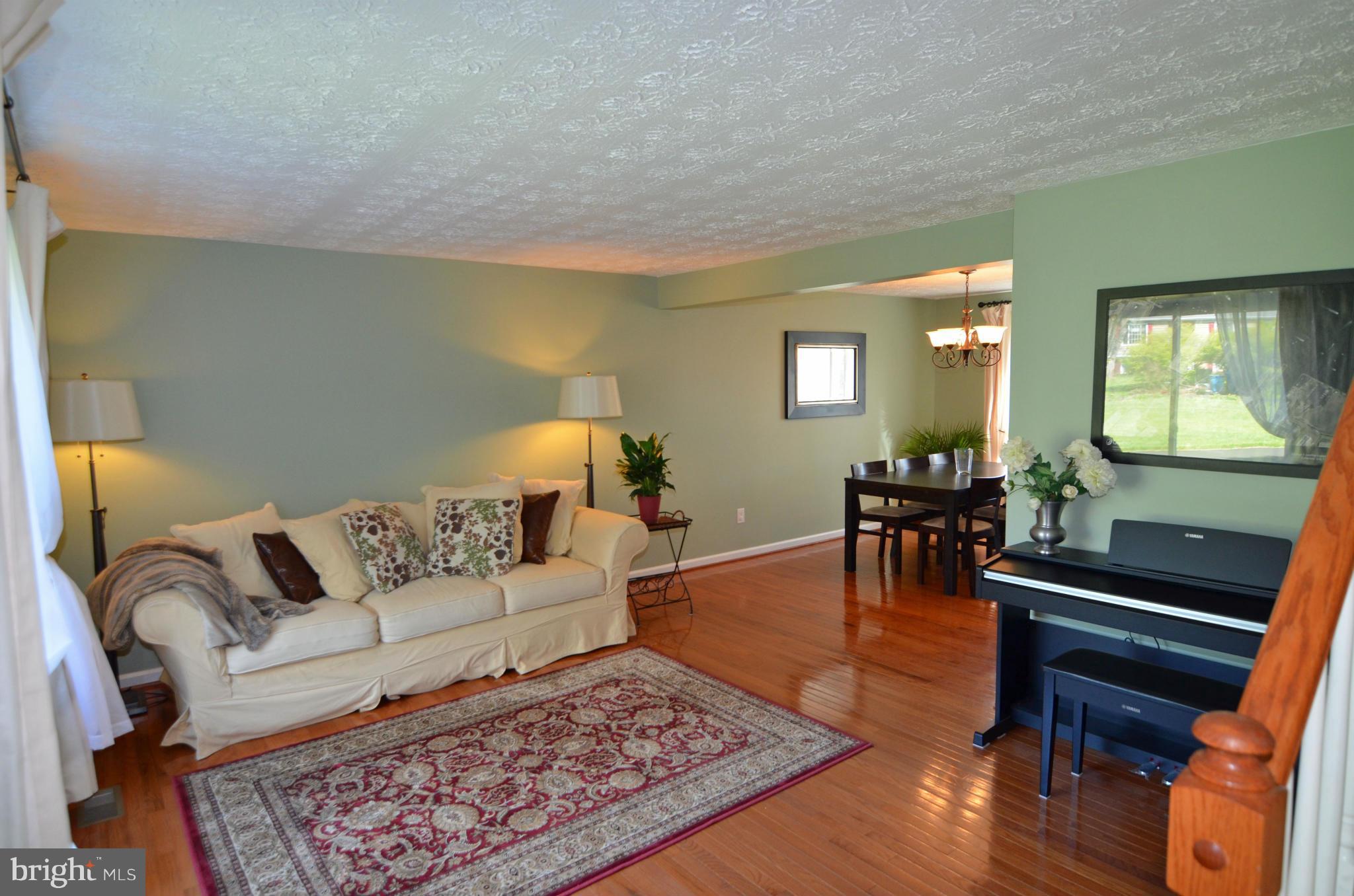 FOX MILL ESTATES - Residential