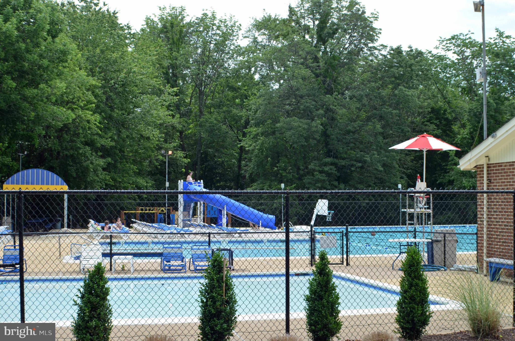 FOX MILL ESTATES - Residential