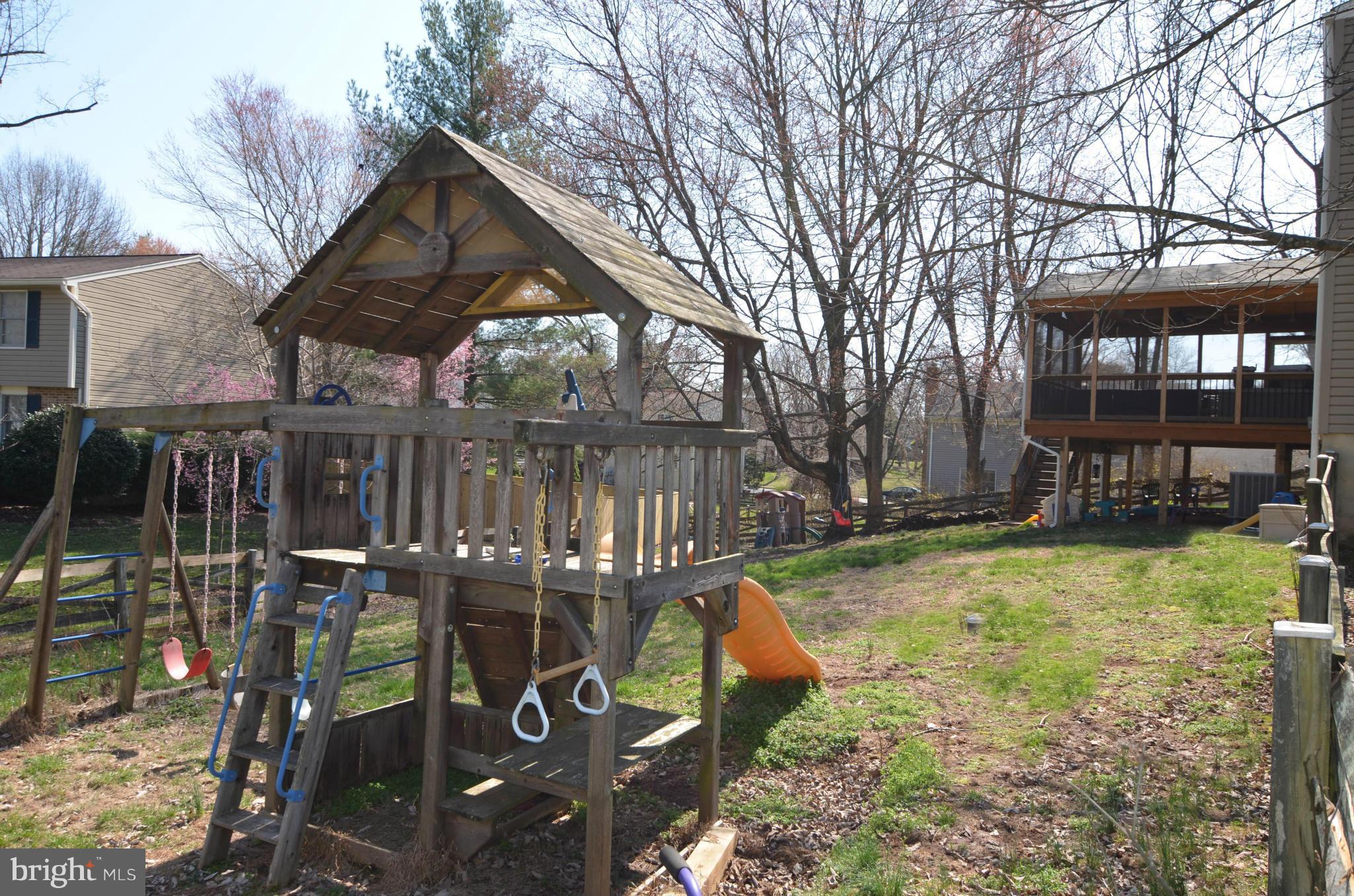 FOX MILL ESTATES - Residential